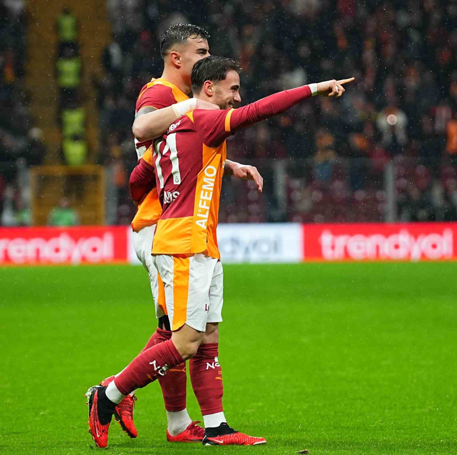 Trendyol Süper Lig: Galatasaray: 1 - Kayserispor: 0 (Maç devam ediyor)
