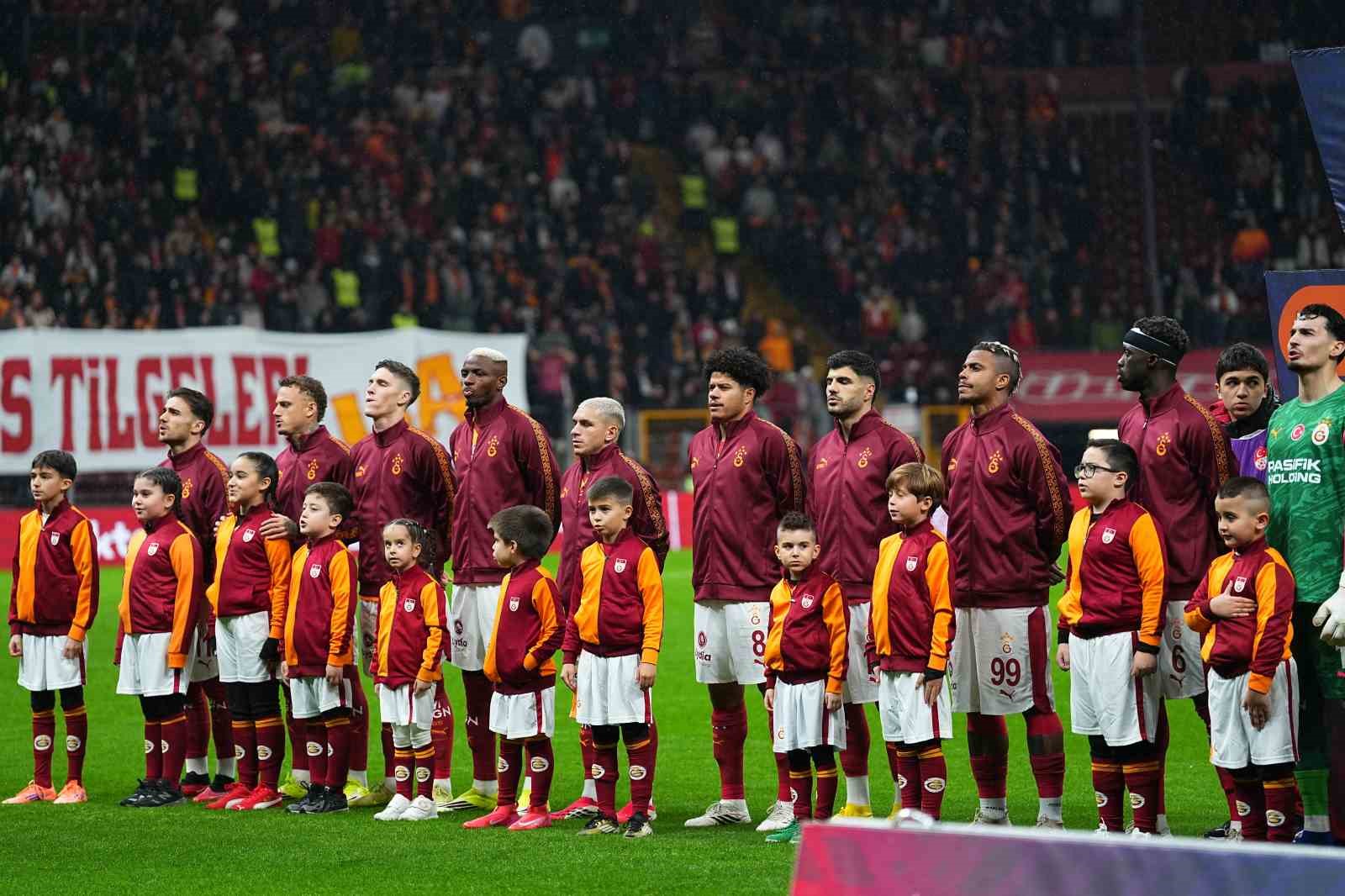 Trendyol Süper Lig: Galatasaray: 1 - Kayserispor: 0 (Maç devam ediyor)
