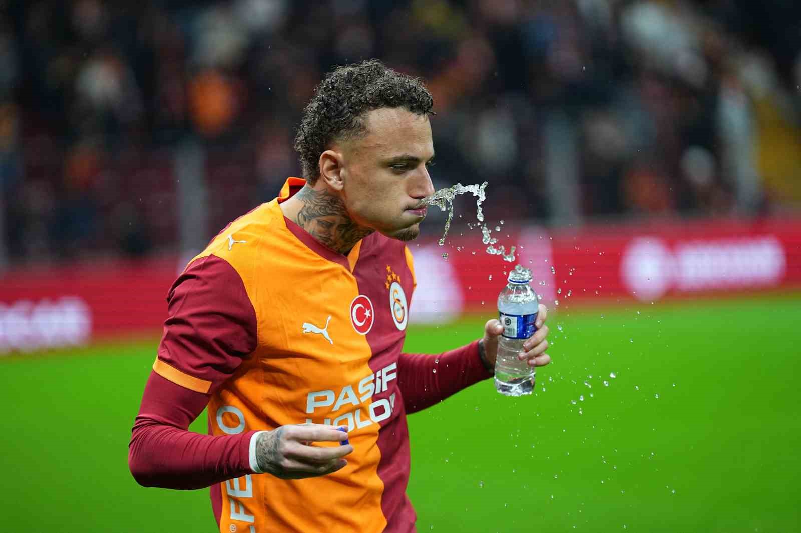 Trendyol Süper Lig: Galatasaray: 1 - Kayserispor: 0 (Maç devam ediyor)
