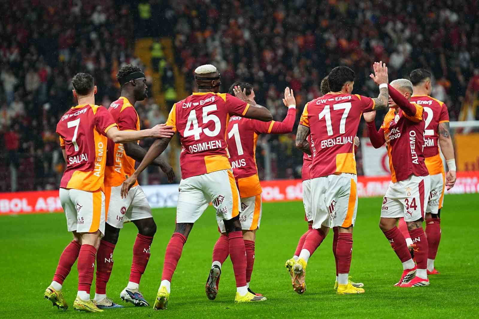 Trendyol Süper Lig: Galatasaray: 1 - Kayserispor: 0 (Maç devam ediyor)
