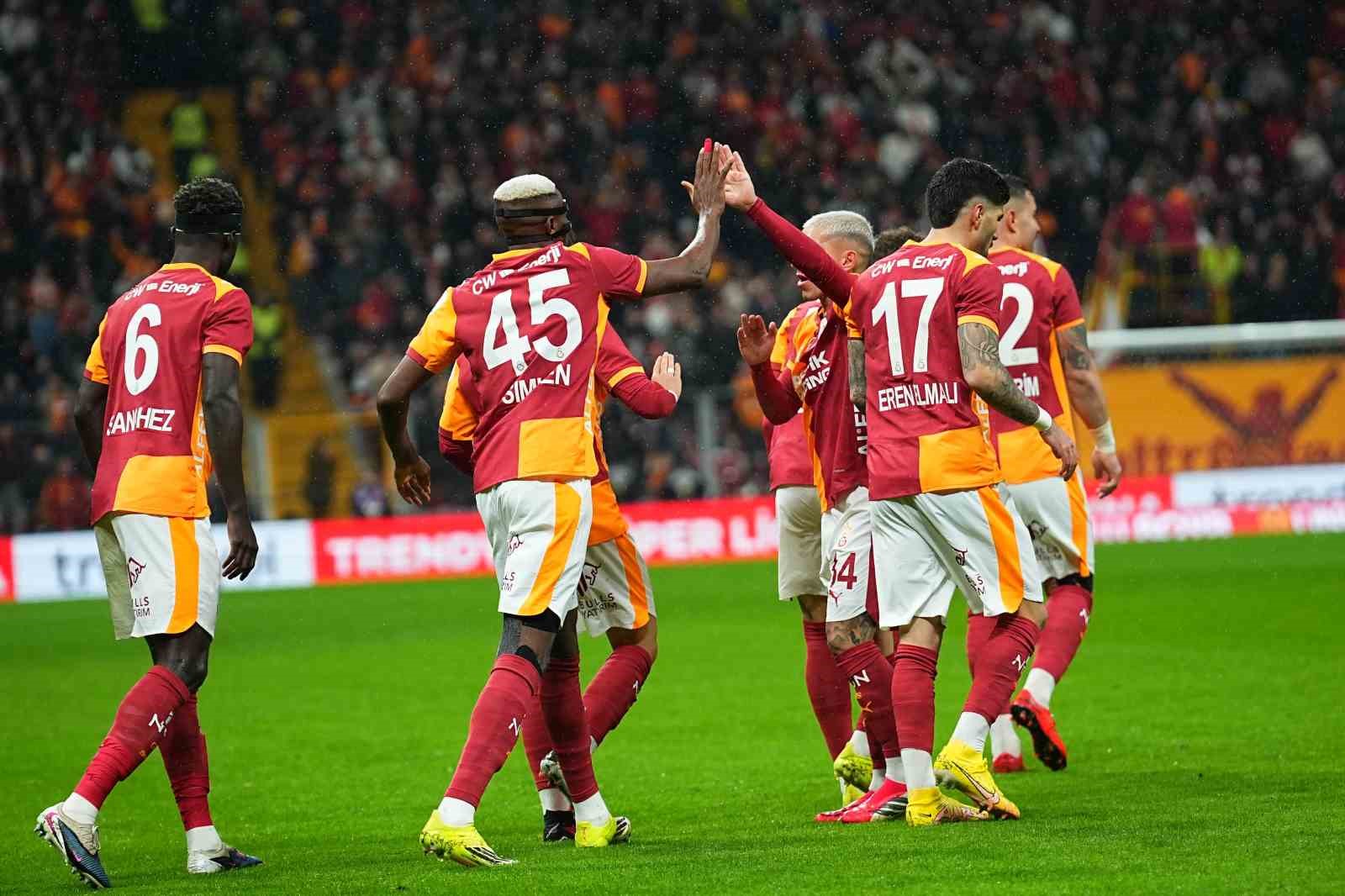 Trendyol Süper Lig: Galatasaray: 1 - Kayserispor: 0 (Maç devam ediyor)
