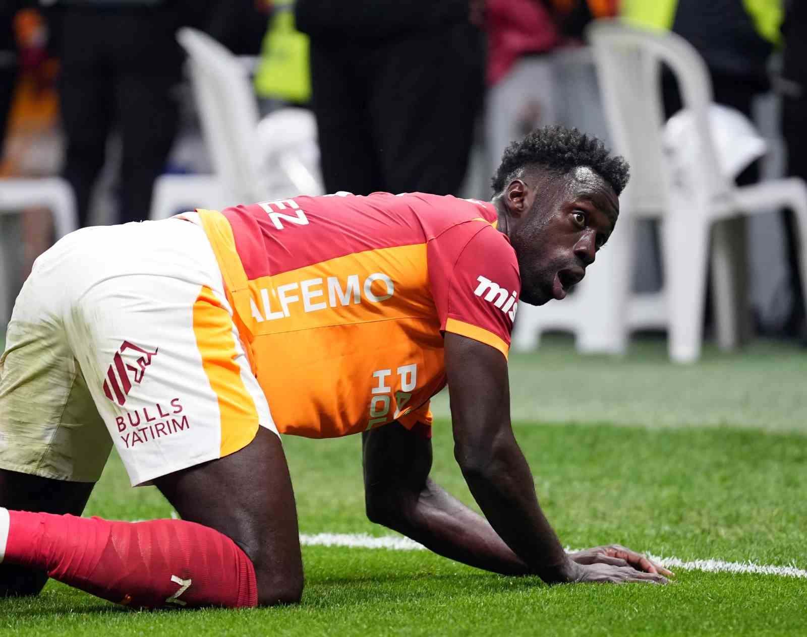 Trendyol Süper Lig: Galatasaray: 1 - Kocaelispor: 1 (Maç sonucu)
Trendyol Süper Lig: Galatasaray: 1 - Kocaelispor: 1 (Maç sonucu)