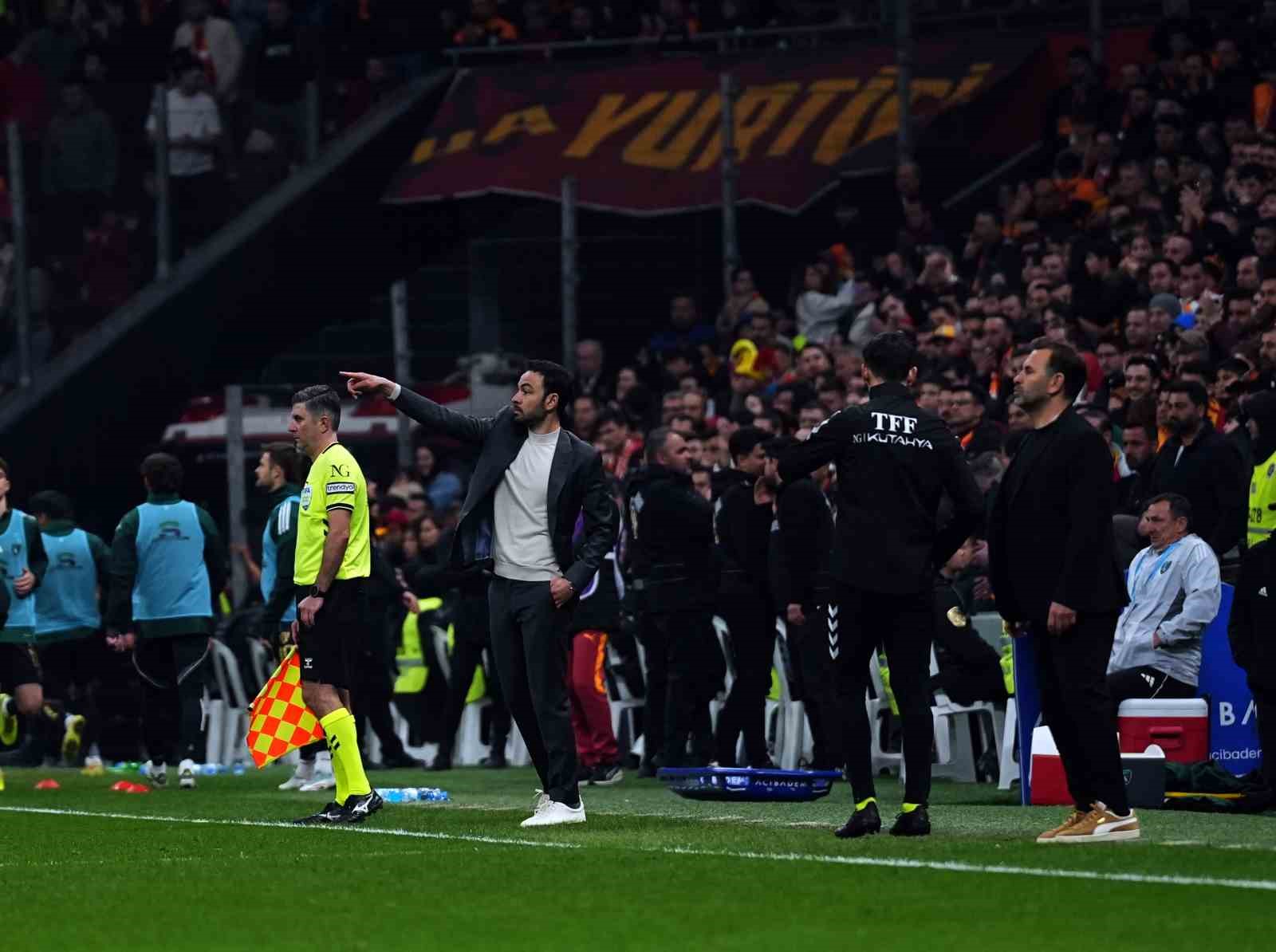 Trendyol Süper Lig: Galatasaray: 1 - Kocaelispor: 1 (Maç sonucu)
Trendyol Süper Lig: Galatasaray: 1 - Kocaelispor: 1 (Maç sonucu)