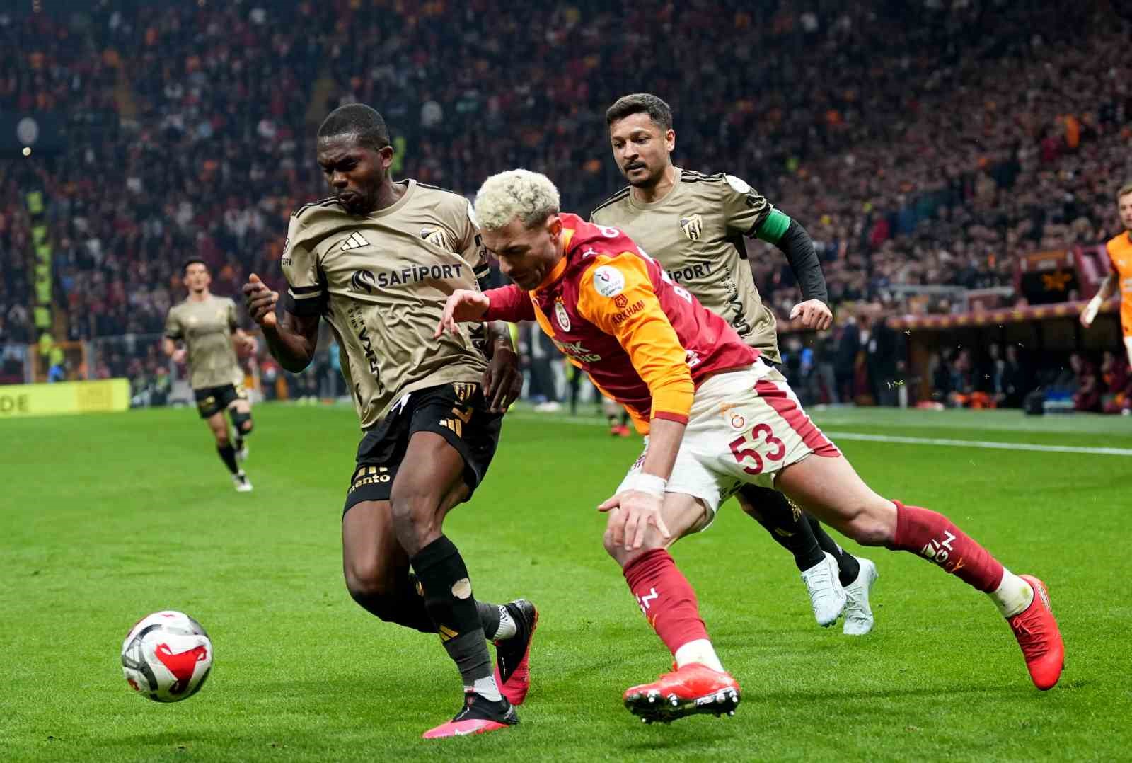 Trendyol Süper Lig: Galatasaray: 1 - Kocaelispor: 1 (Maç sonucu)
Trendyol Süper Lig: Galatasaray: 1 - Kocaelispor: 1 (Maç sonucu)