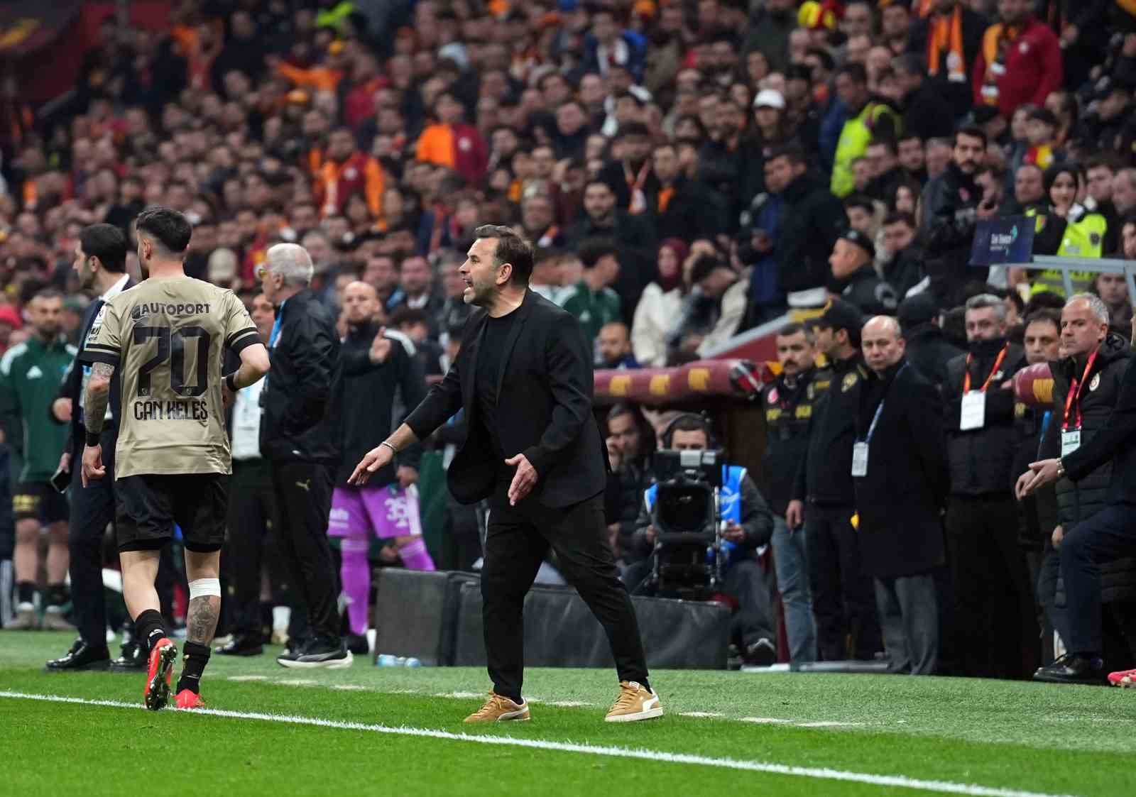 Trendyol Süper Lig: Galatasaray: 1 - Kocaelispor: 1 (Maç sonucu)
Trendyol Süper Lig: Galatasaray: 1 - Kocaelispor: 1 (Maç sonucu)