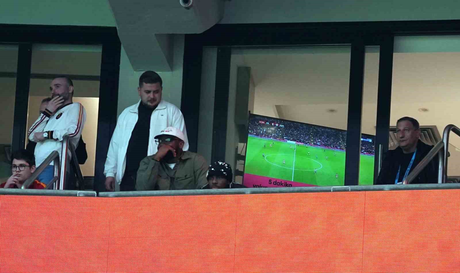 Trendyol Süper Lig: Galatasaray: 1 - Kocaelispor: 1 (Maç sonucu)
Trendyol Süper Lig: Galatasaray: 1 - Kocaelispor: 1 (Maç sonucu)