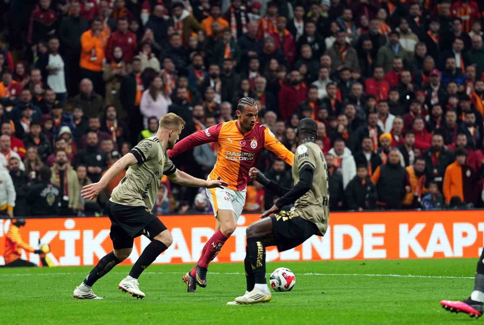 Trendyol Süper Lig: Galatasaray: 1 - Kocaelispor: 1 (Maç sonucu)
Trendyol Süper Lig: Galatasaray: 1 - Kocaelispor: 1 (Maç sonucu)