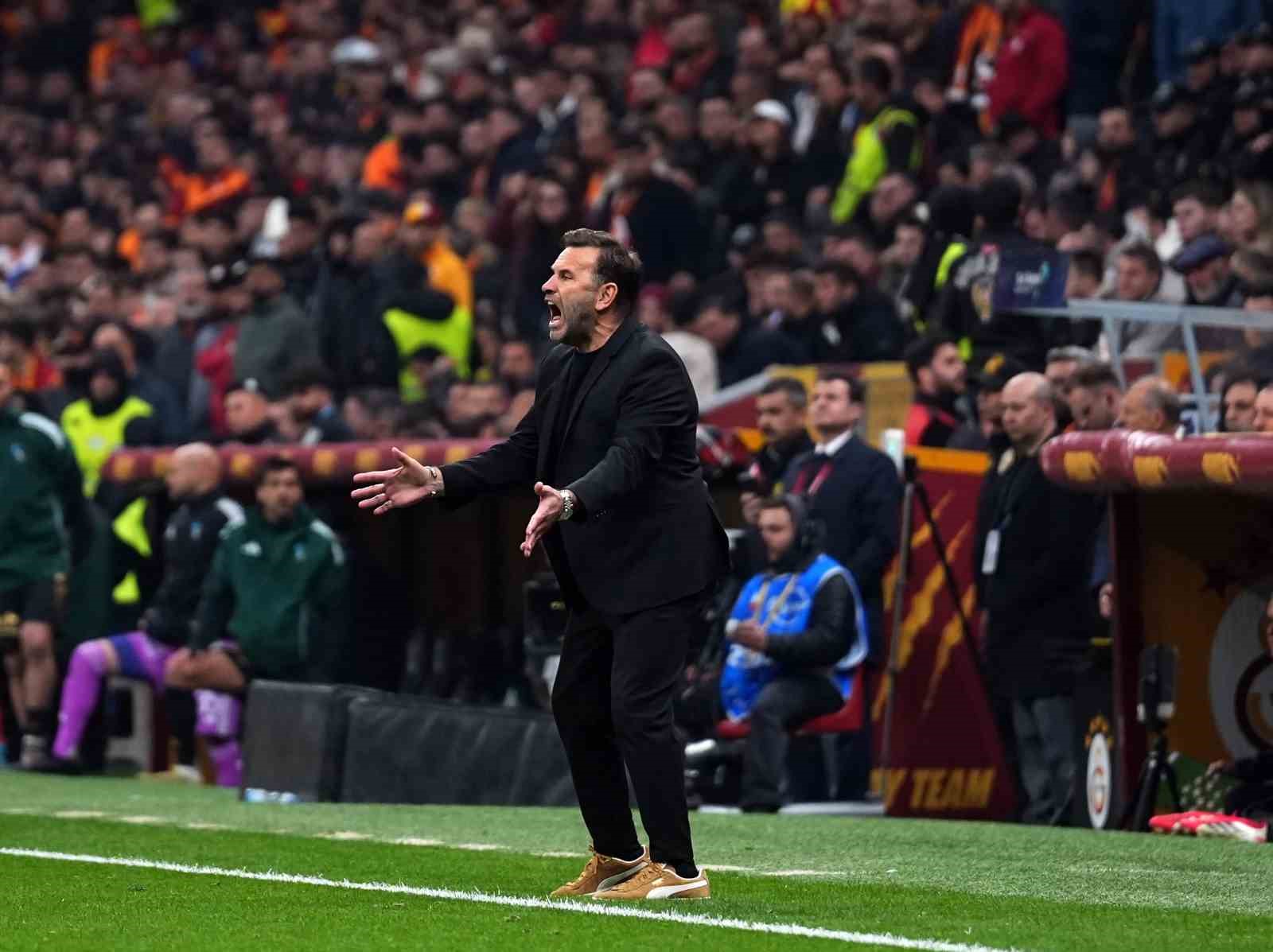 Trendyol Süper Lig: Galatasaray: 1 - Kocaelispor: 1 (Maç sonucu)
Trendyol Süper Lig: Galatasaray: 1 - Kocaelispor: 1 (Maç sonucu)