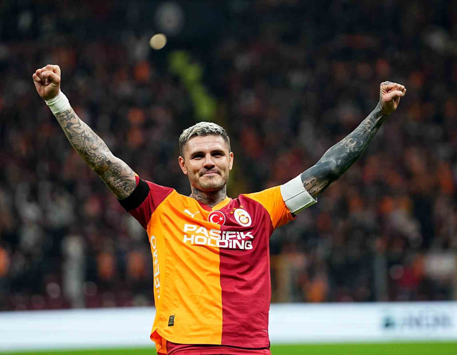 Trendyol Süper Lig: Galatasaray: 2 - Eyüpspor: 0 (İlk yarı)
