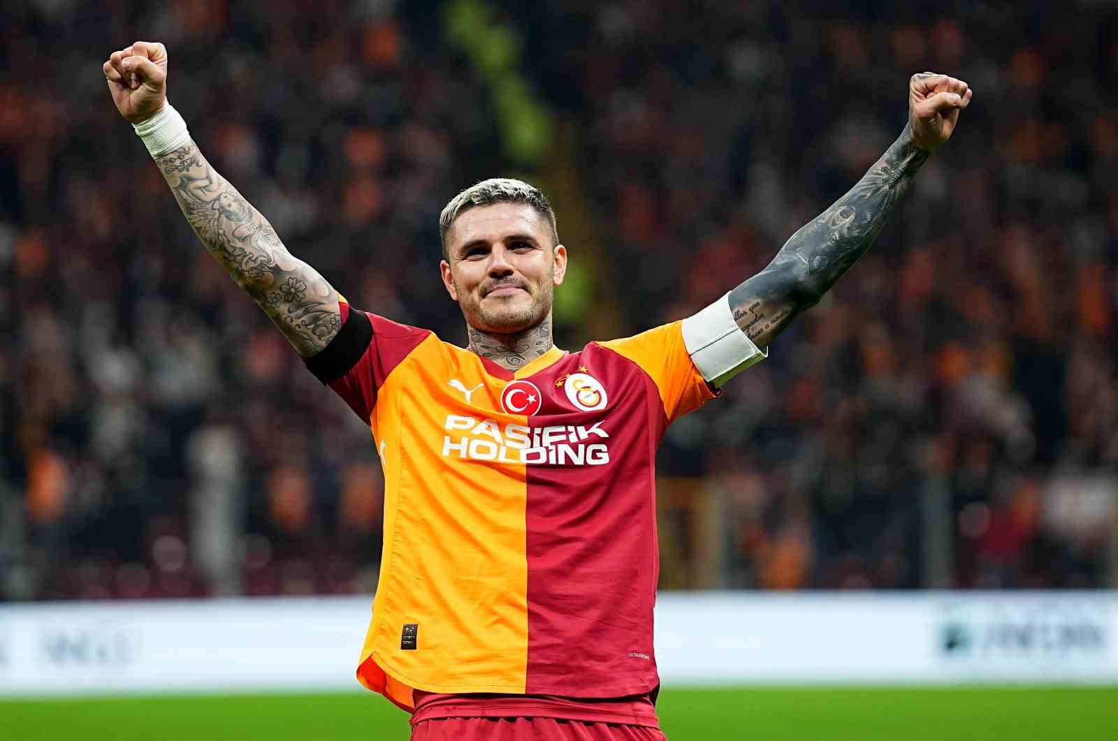 Trendyol Süper Lig: Galatasaray: 2 - Eyüpspor: 0 (İlk yarı)
