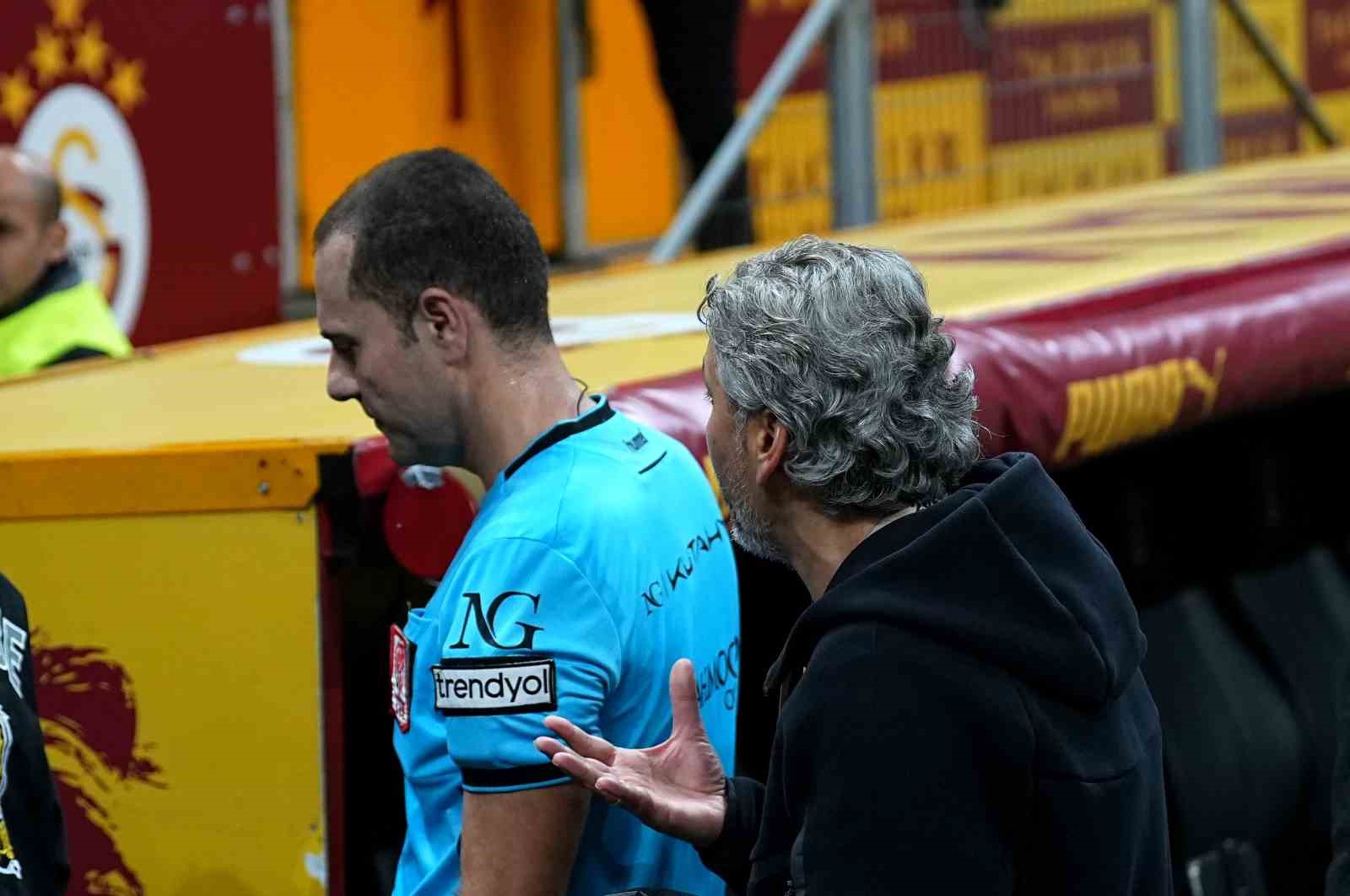 Trendyol Süper Lig: Galatasaray: 2 - Eyüpspor: 0 (İlk yarı)
