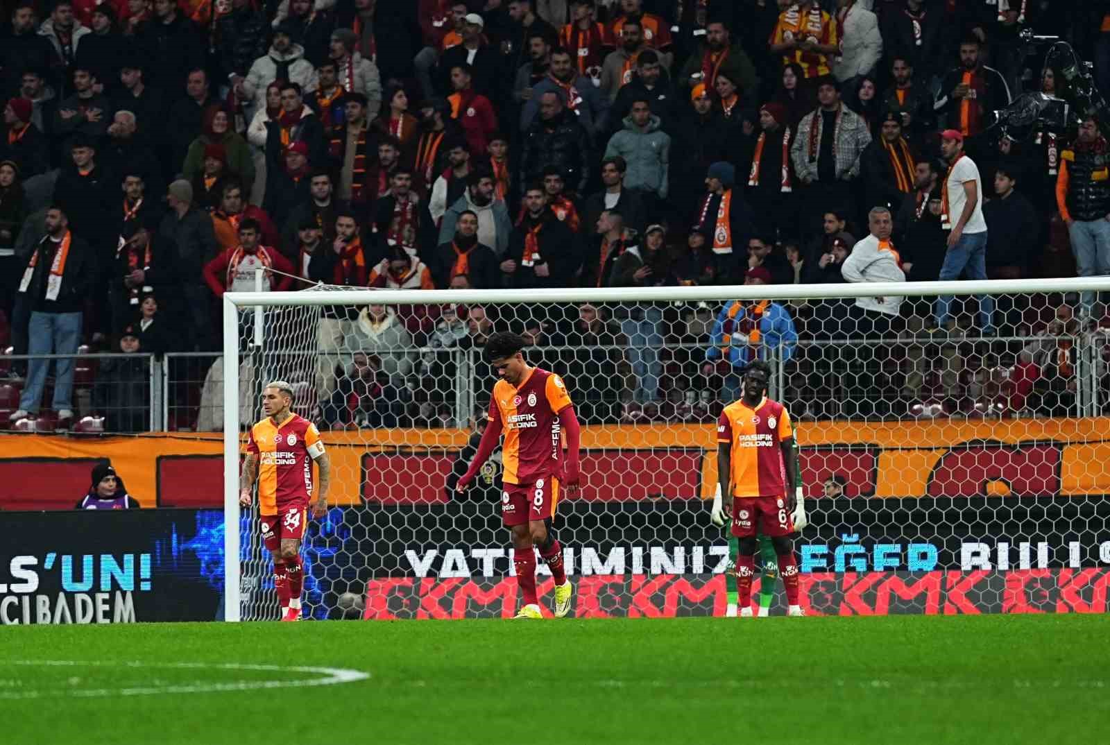 Trendyol Süper Lig: Galatasaray: 3 - Corendon Alanyaspor: 1 (Maç sonucu)
Trendyol Süper Lig: Galatasaray: 3 - Corendon Alanyaspor: 1 (Maç sonucu)