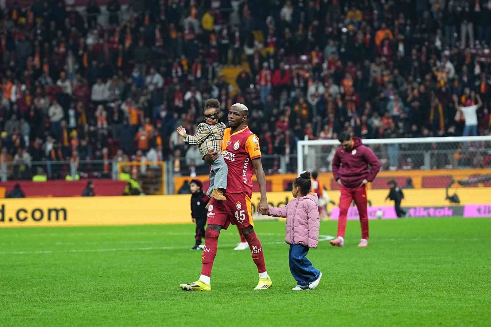 Trendyol Süper Lig: Galatasaray: 3 - Corendon Alanyaspor: 1 (Maç sonucu)
Trendyol Süper Lig: Galatasaray: 3 - Corendon Alanyaspor: 1 (Maç sonucu)