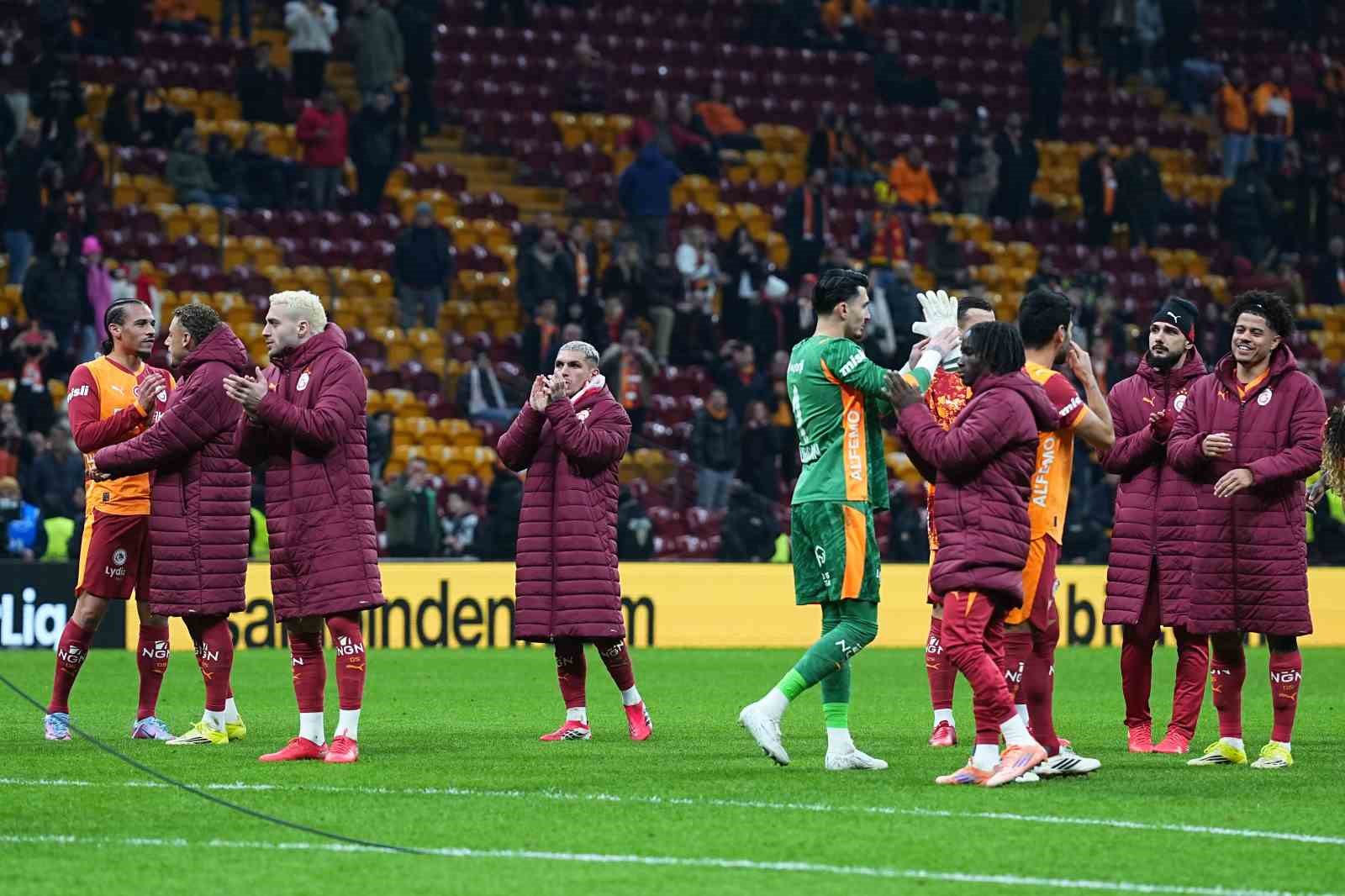 Trendyol Süper Lig: Galatasaray: 3 - Corendon Alanyaspor: 1 (Maç sonucu)
Trendyol Süper Lig: Galatasaray: 3 - Corendon Alanyaspor: 1 (Maç sonucu)