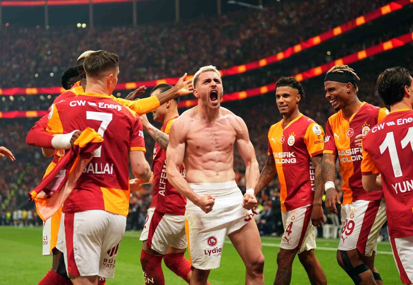 Trendyol Süper Lig: Galatasaray: 3 - Fenerbahçe: 0 (Maç sonucu)
