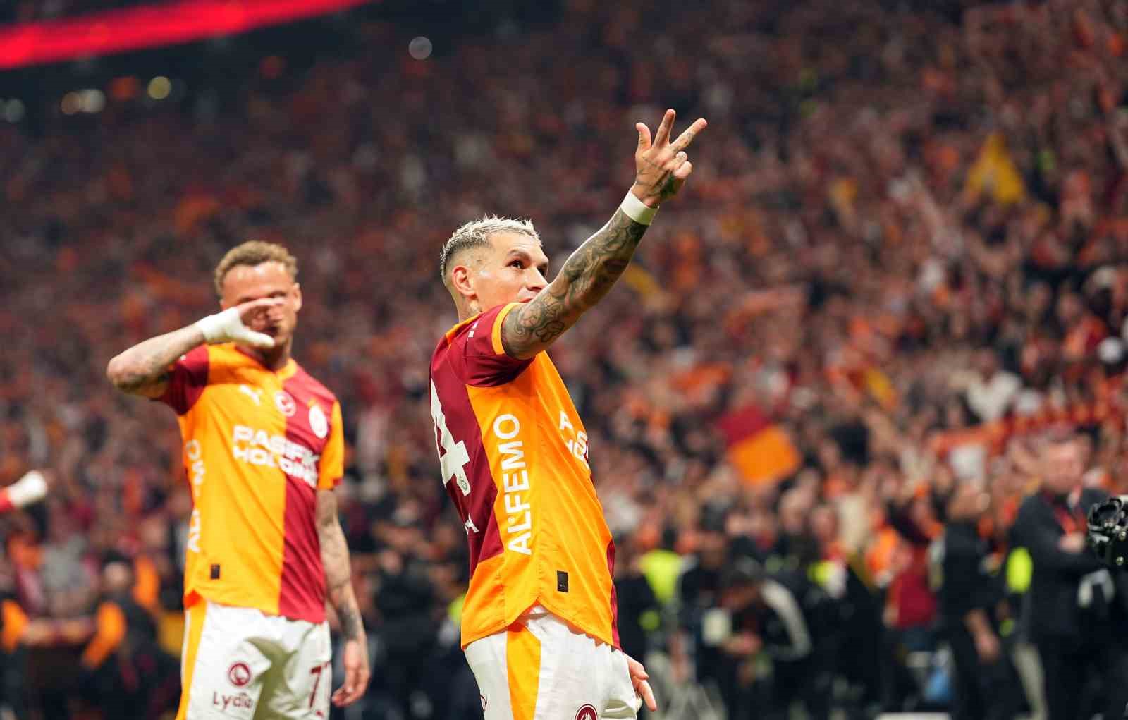 Trendyol Süper Lig: Galatasaray: 3 - Fenerbahçe: 0 (Maç sonucu)
