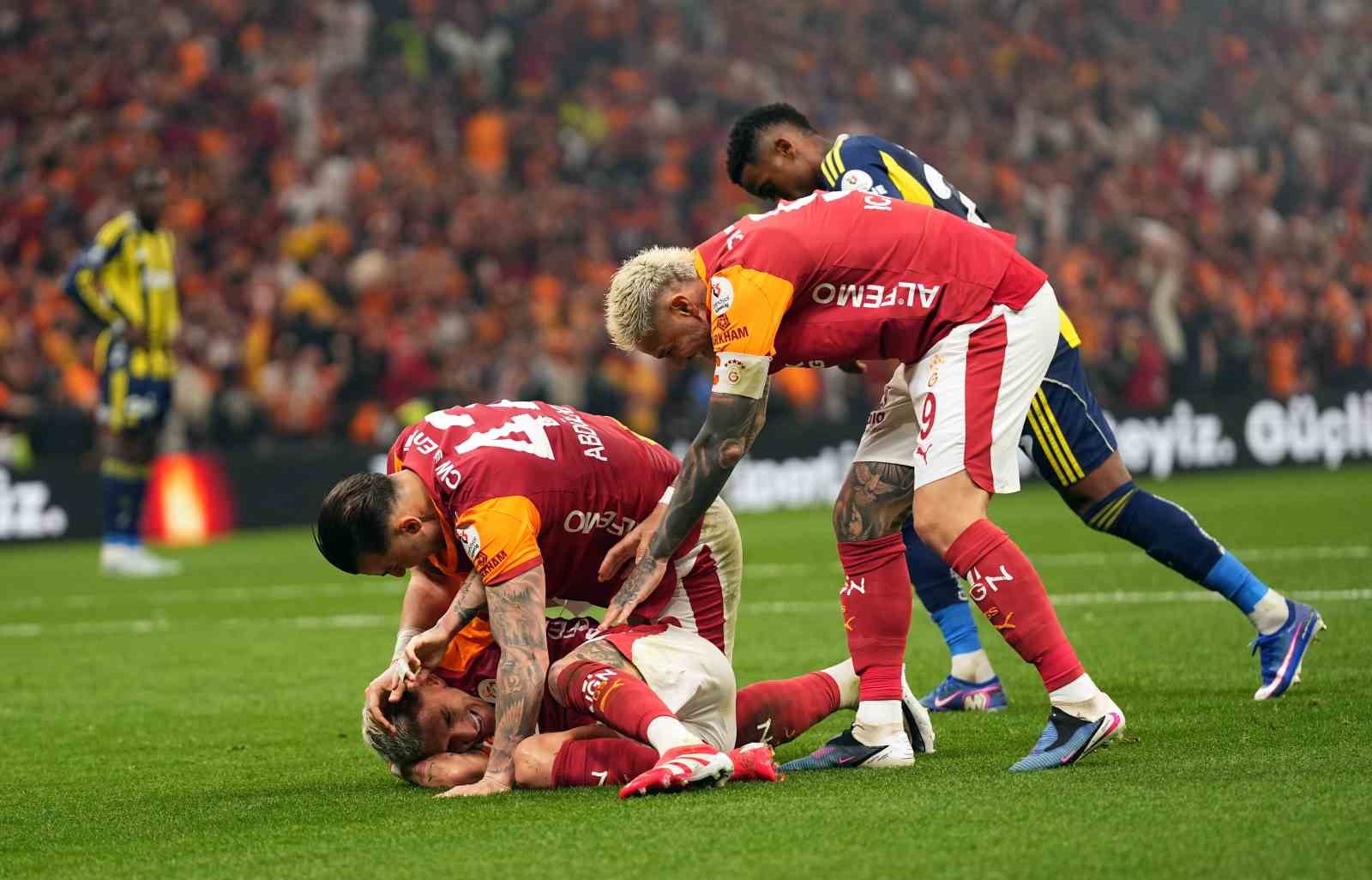 Trendyol Süper Lig: Galatasaray: 3 - Fenerbahçe: 0 (Maç sonucu)
