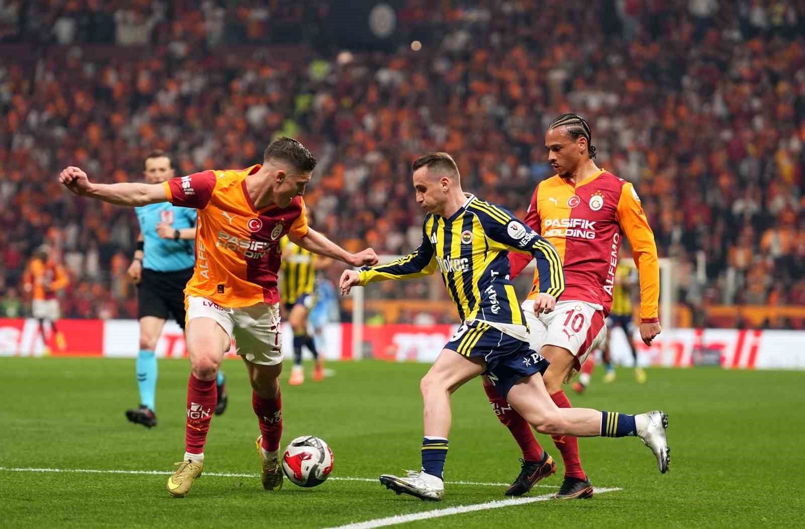 Trendyol Süper Lig: Galatasaray: 3 - Fenerbahçe: 0 (Maç sonucu)

