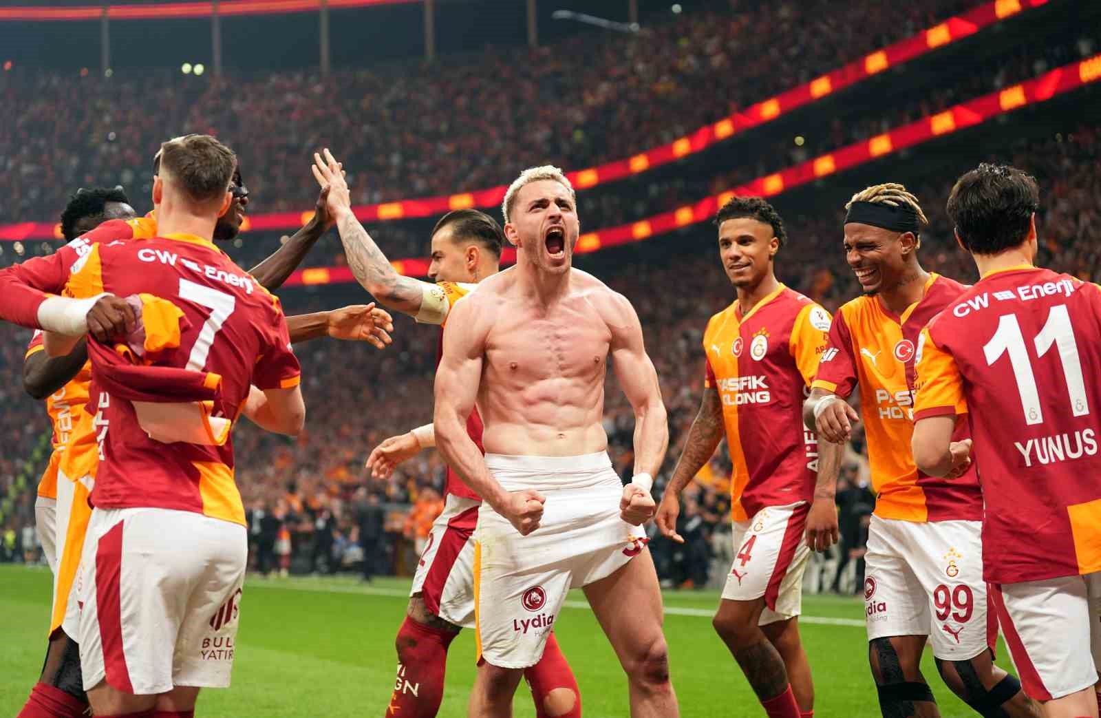 Trendyol Süper Lig: Galatasaray: 3 - Fenerbahçe: 0 (Maç sonucu)
