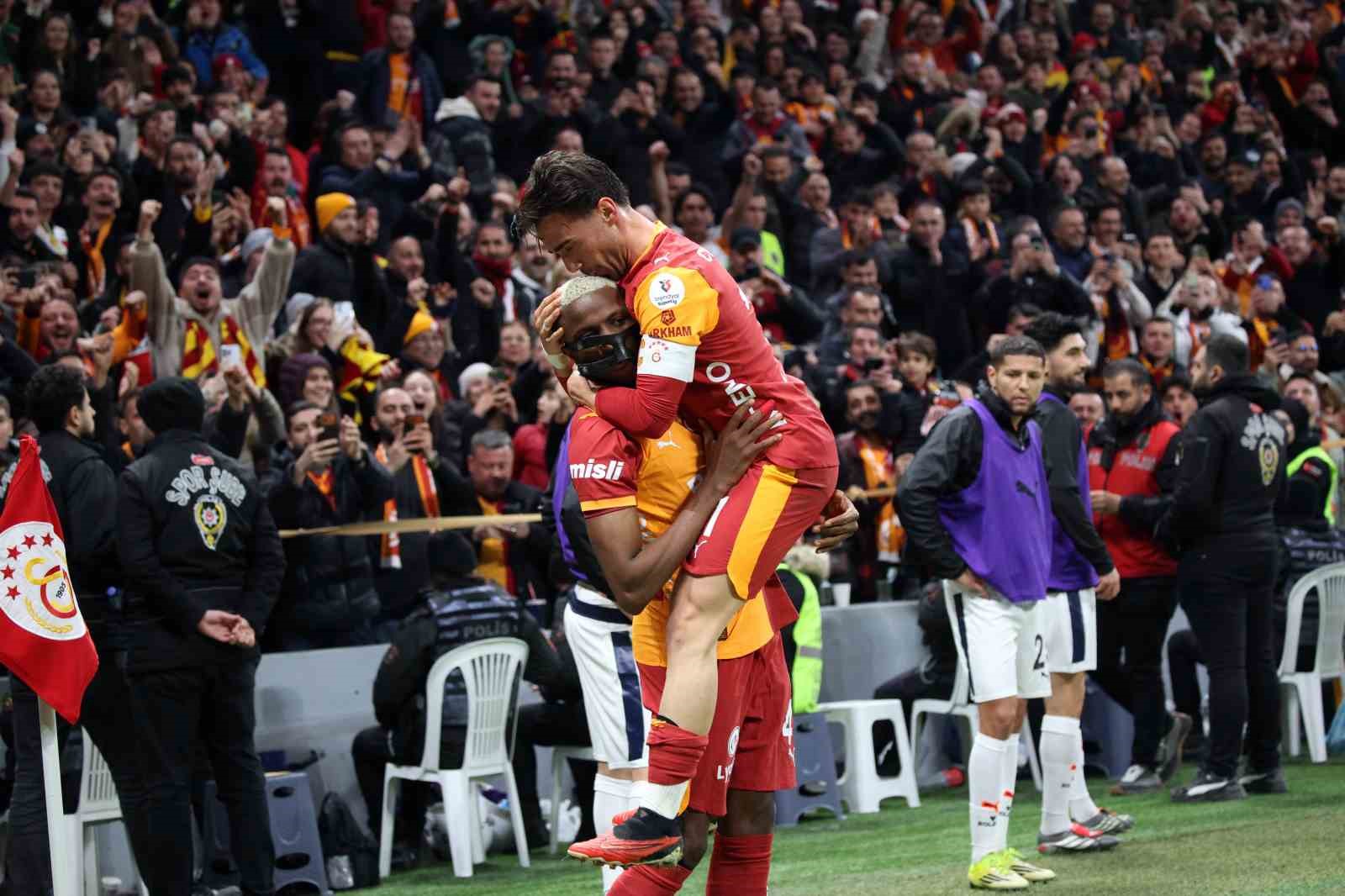 Trendyol Süper Lig: Galatasaray: 3 - RAMS Başakşehir: 0 (Maç sonucu)
