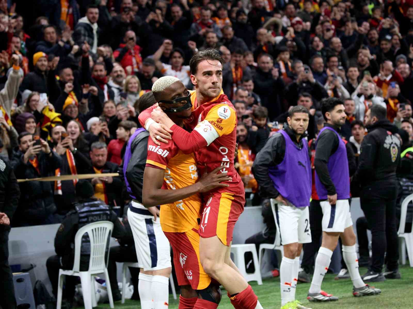 Trendyol Süper Lig: Galatasaray: 3 - RAMS Başakşehir: 0 (Maç sonucu)
