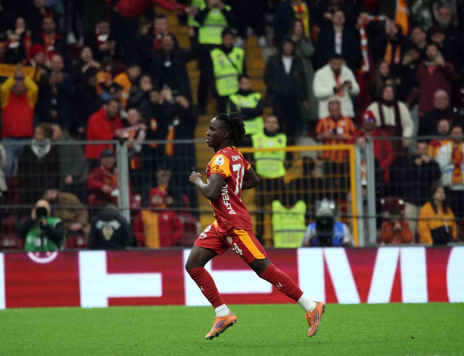 Trendyol Süper Lig: Galatasaray: 3 - RAMS Başakşehir: 0 (Maç sonucu)
