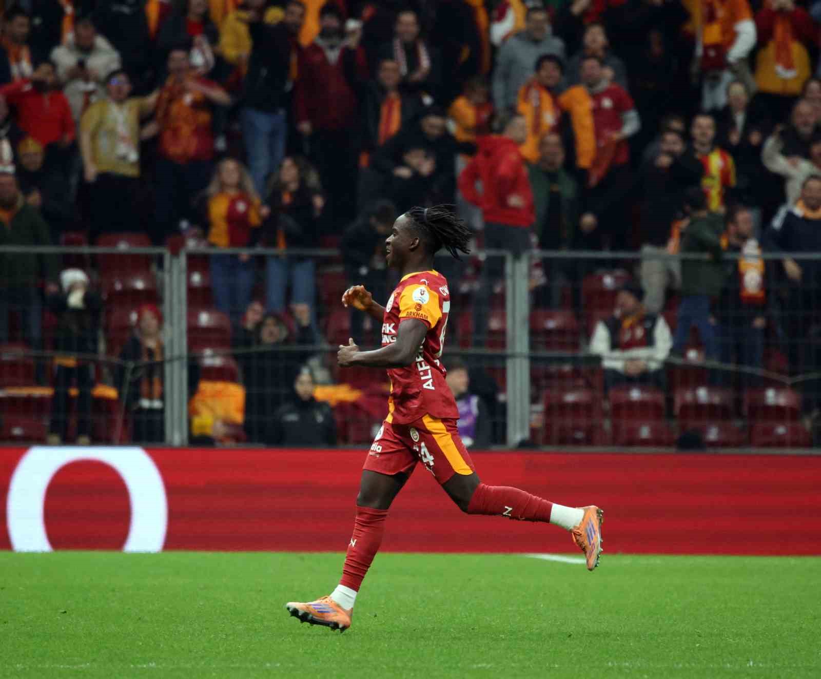 Trendyol Süper Lig: Galatasaray: 3 - RAMS Başakşehir: 0 (Maç sonucu)
