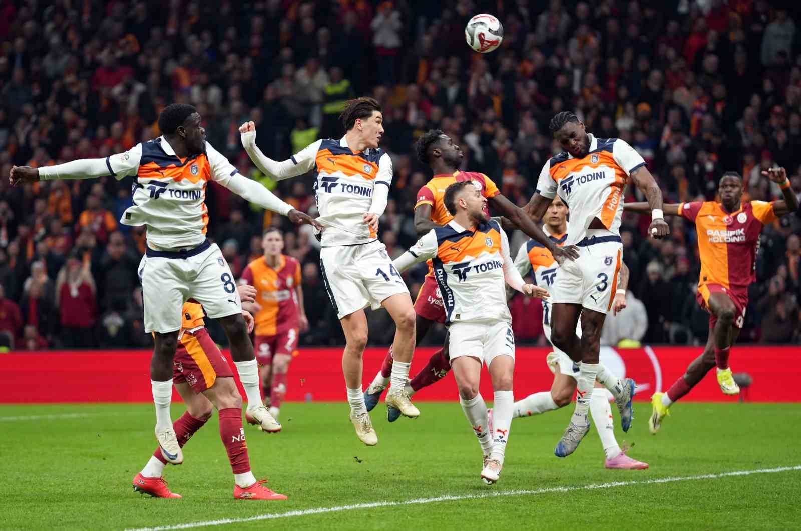 Trendyol Süper Lig: Galatasaray: 3 - RAMS Başakşehir: 0 (Maç sonucu)
