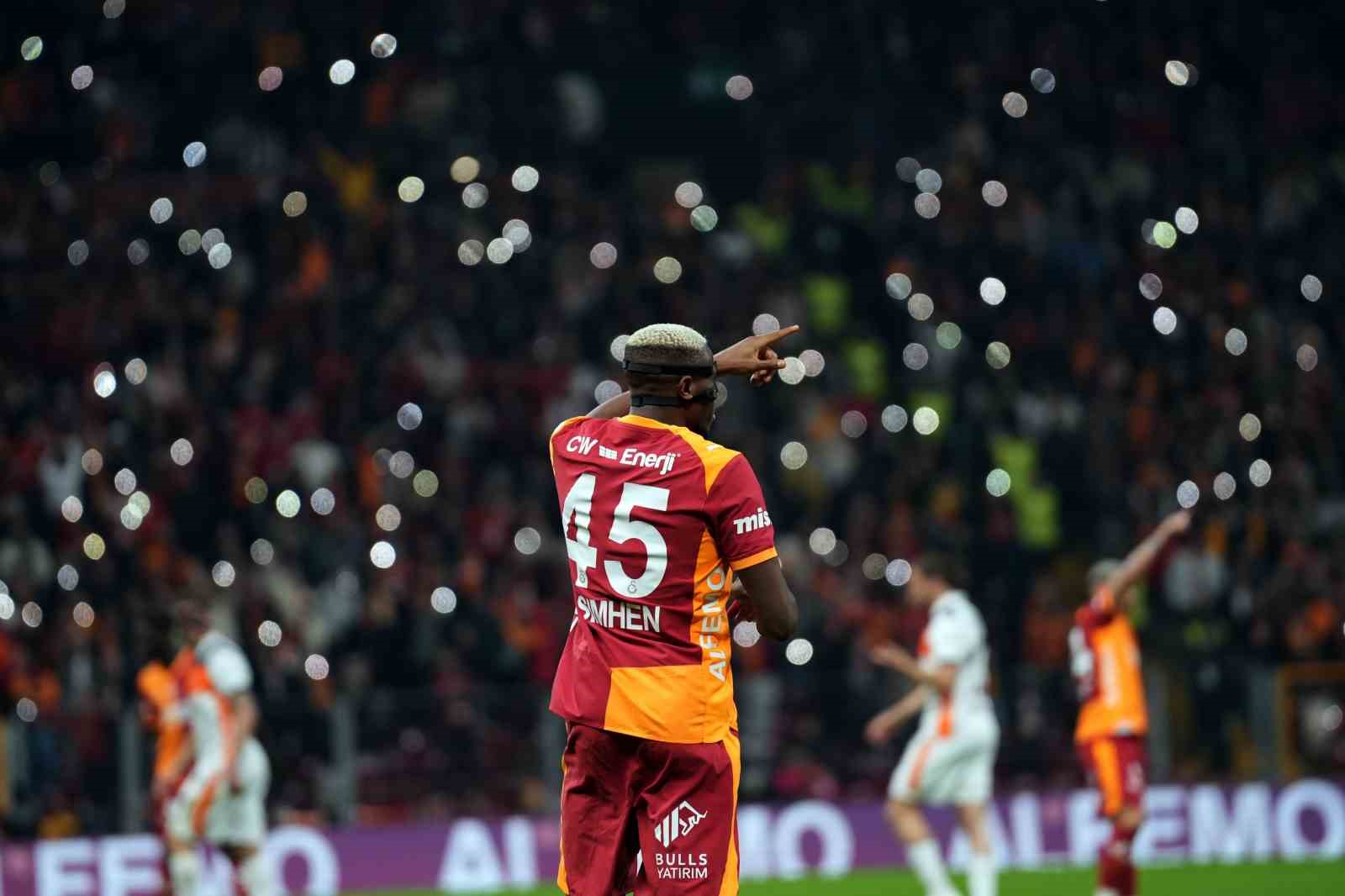 Trendyol Süper Lig: Galatasaray: 3 - RAMS Başakşehir: 0 (Maç sonucu)
