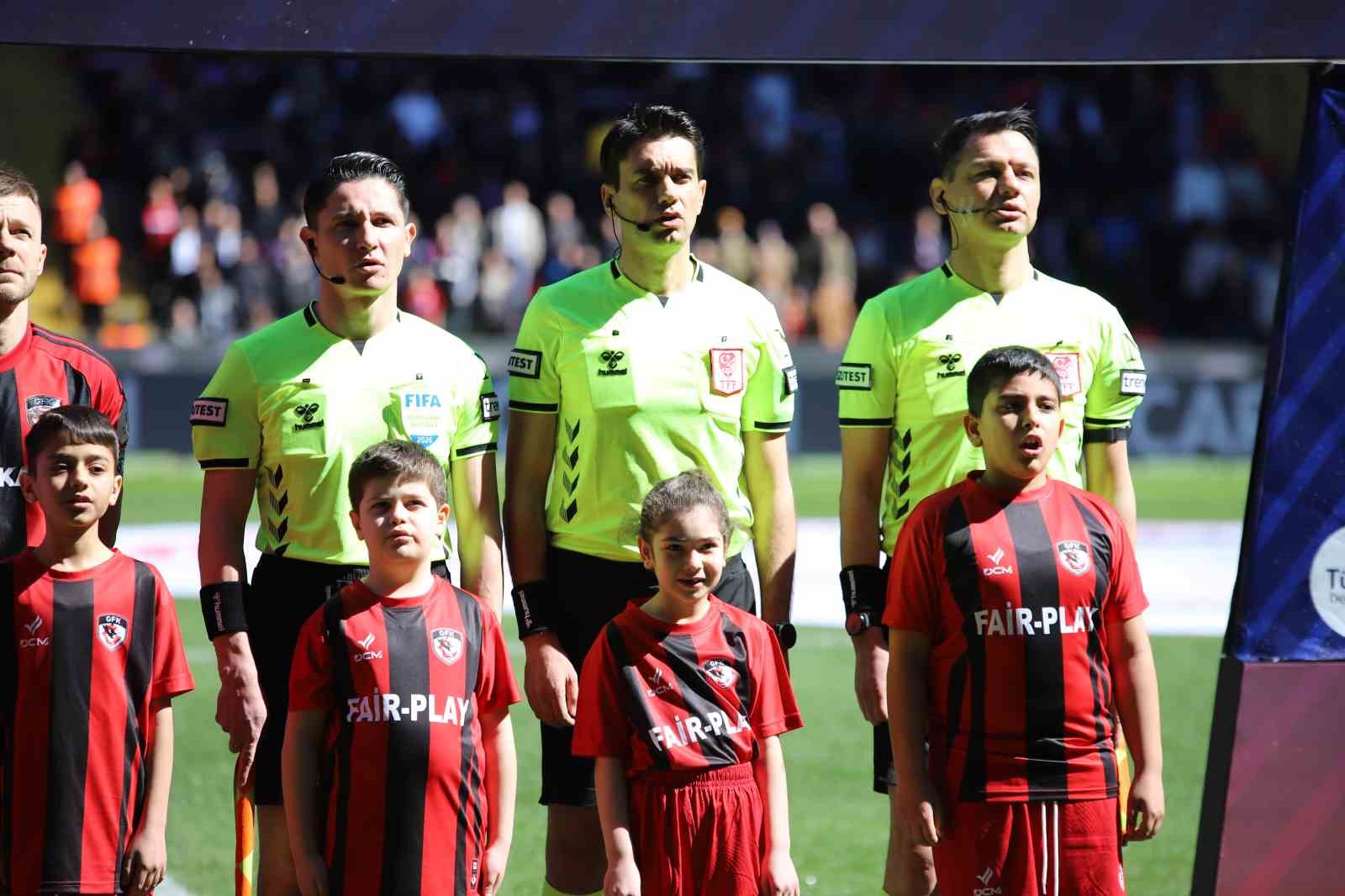 Trendyol Süper Lig: Gaziantep FK: 0 - Fatih Karagümrük: 0 (Maç devam ediyor)
