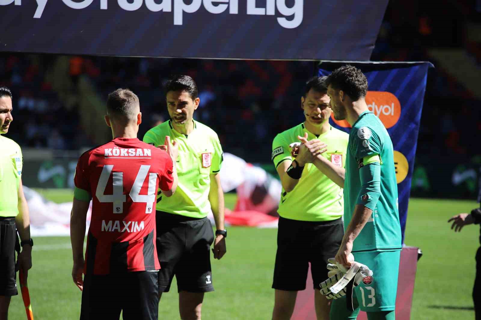 Trendyol Süper Lig: Gaziantep FK: 0 - Fatih Karagümrük: 0 (Maç devam ediyor)
