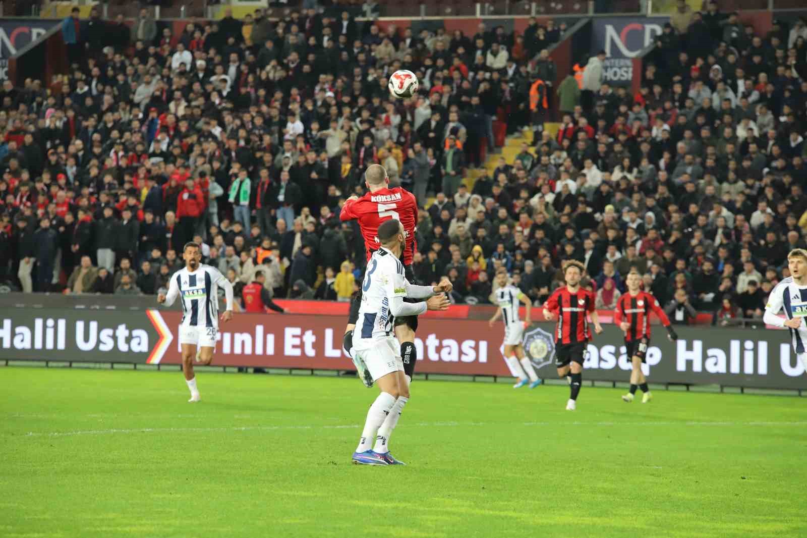 Trendyol Süper Lig: Gaziantep FK: 0 - Kasımpaşa: 0 (Maç devam ediyor)
