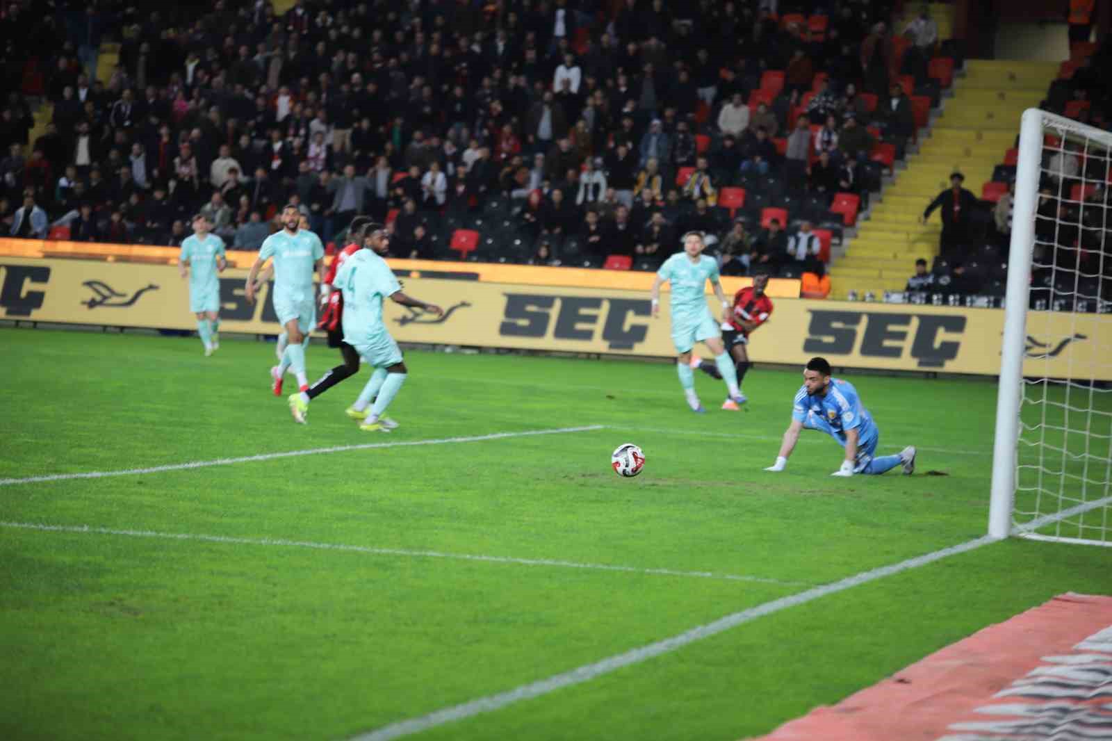 Trendyol Süper Lig: Gaziantep FK: 0 - Kayserispor: 0 (Maç devam ediyor)
