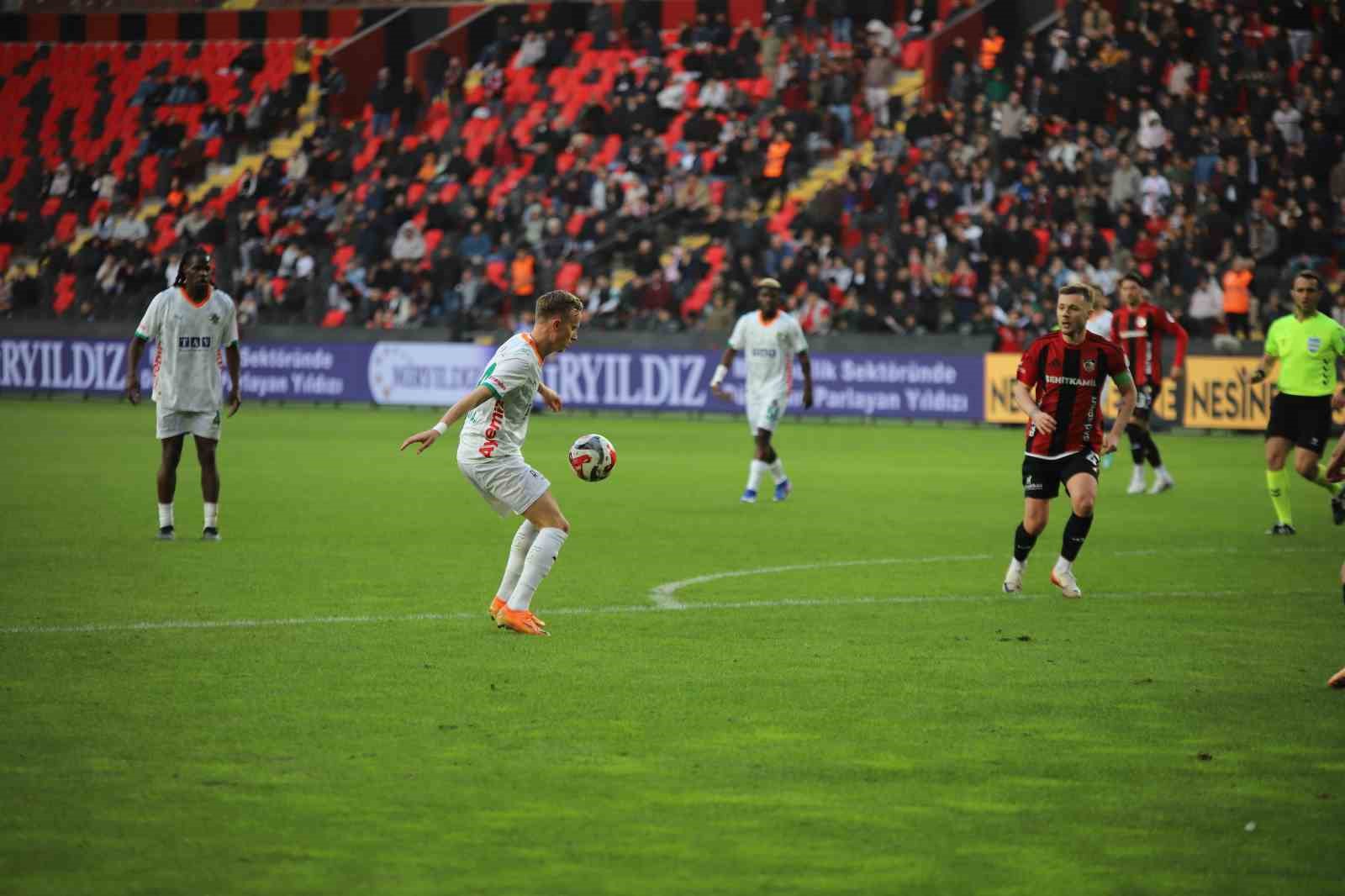 Trendyol Süper Lig: Gaziantep FK: 1 - Corendon Alanyaspor: 1 (Maç sonucu)
