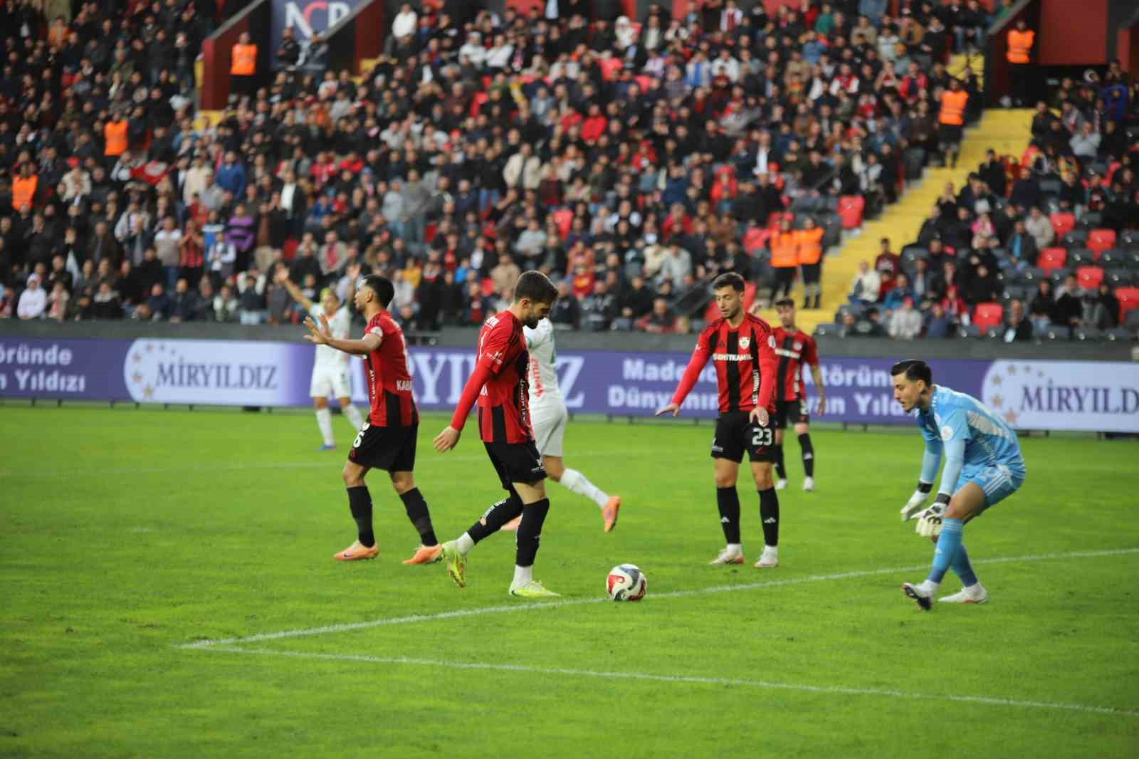 Trendyol Süper Lig: Gaziantep FK: 1 - Corendon Alanyaspor: 1 (Maç sonucu)
