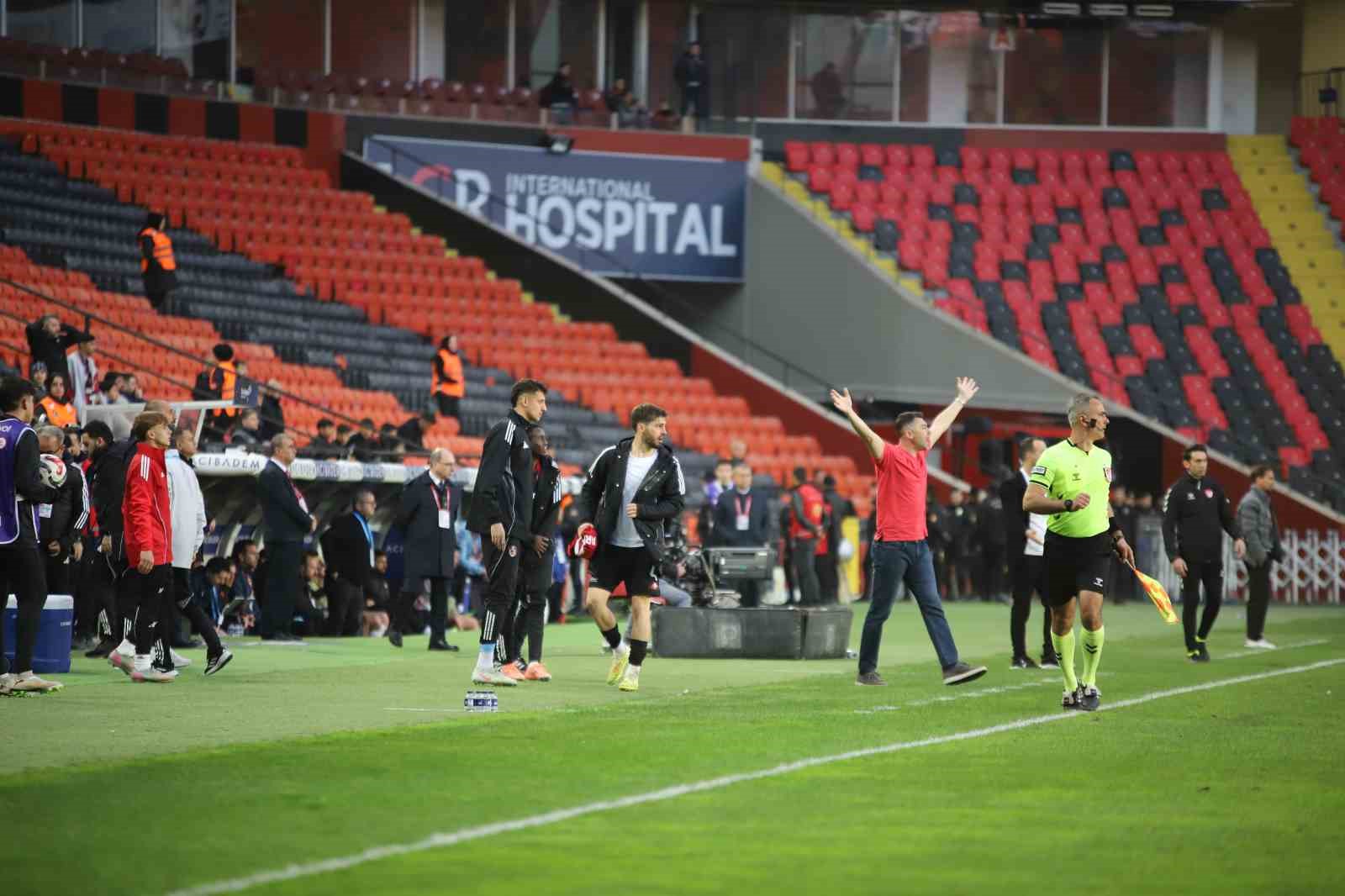 Trendyol Süper Lig: Gaziantep FK: 1 - Corendon Alanyaspor: 1 (Maç sonucu)
