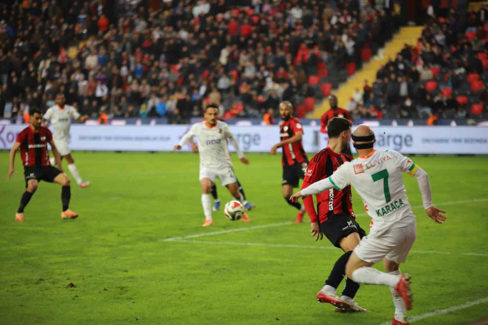 Trendyol Süper Lig: Gaziantep FK: 1 - Corendon Alanyaspor: 1 (Maç sonucu)

