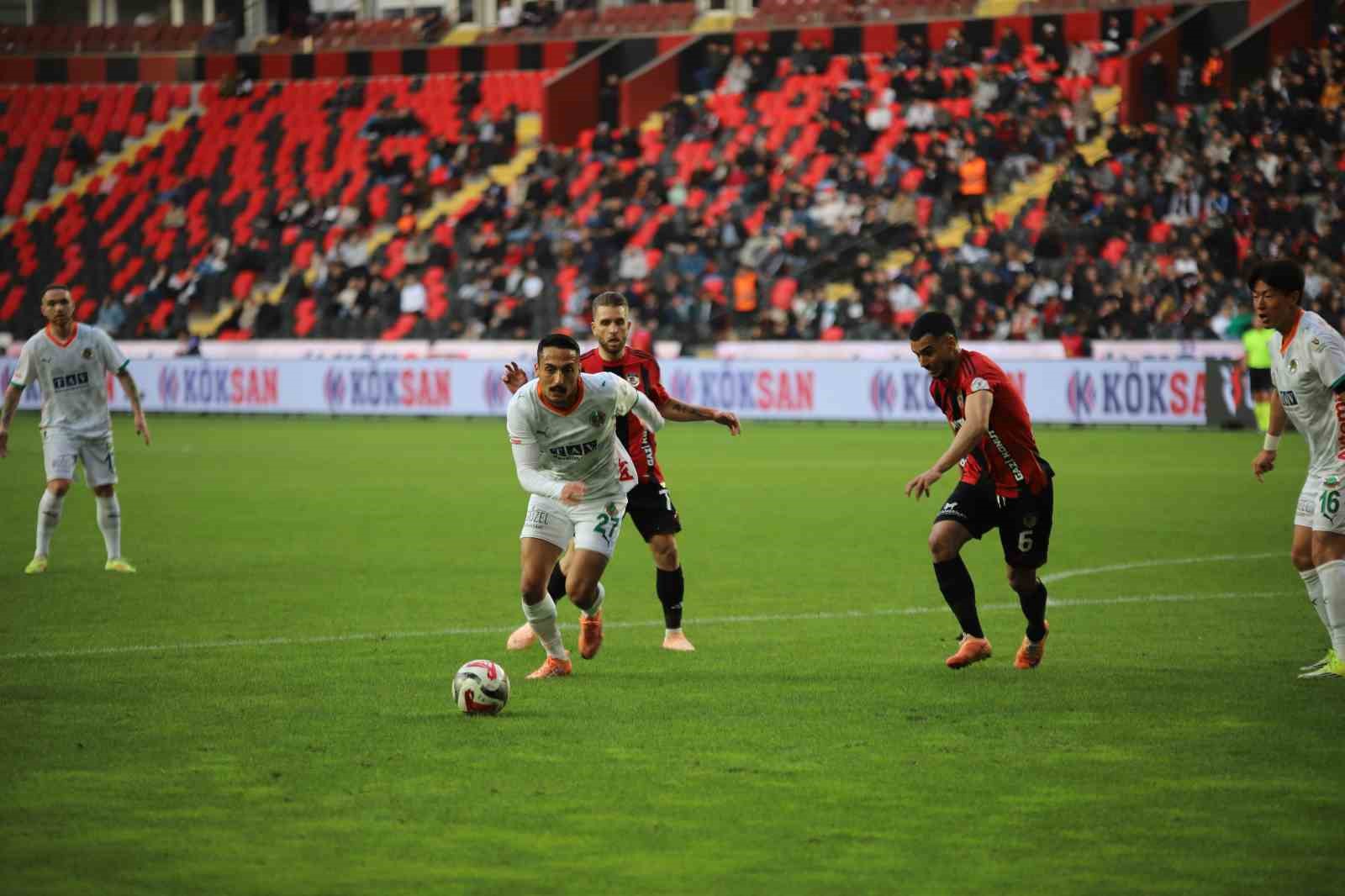 Trendyol Süper Lig: Gaziantep FK: 1 - Corendon Alanyaspor: 1 (Maç sonucu)
