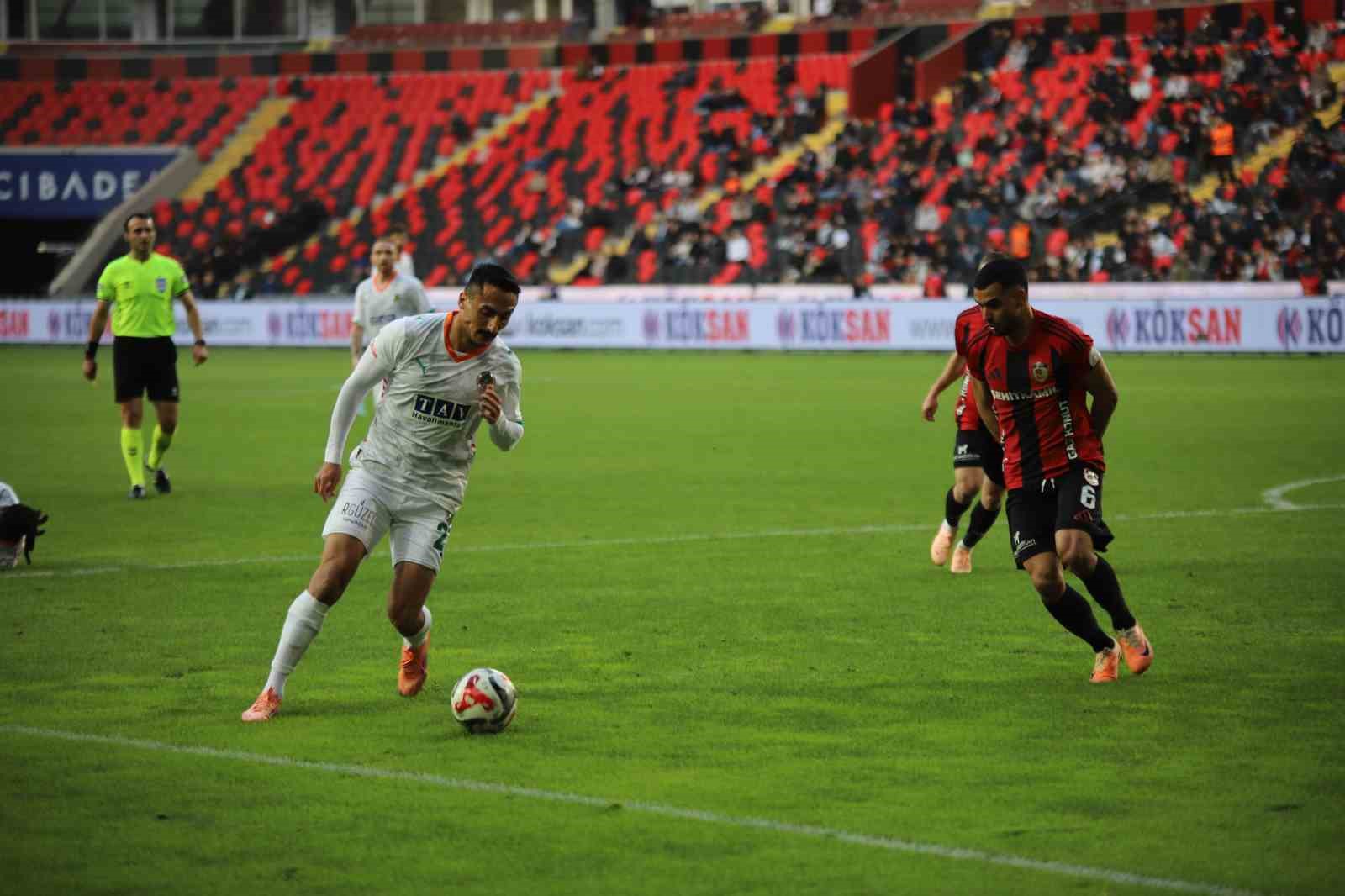 Trendyol Süper Lig: Gaziantep FK: 1 - Corendon Alanyaspor: 1 (Maç sonucu)
