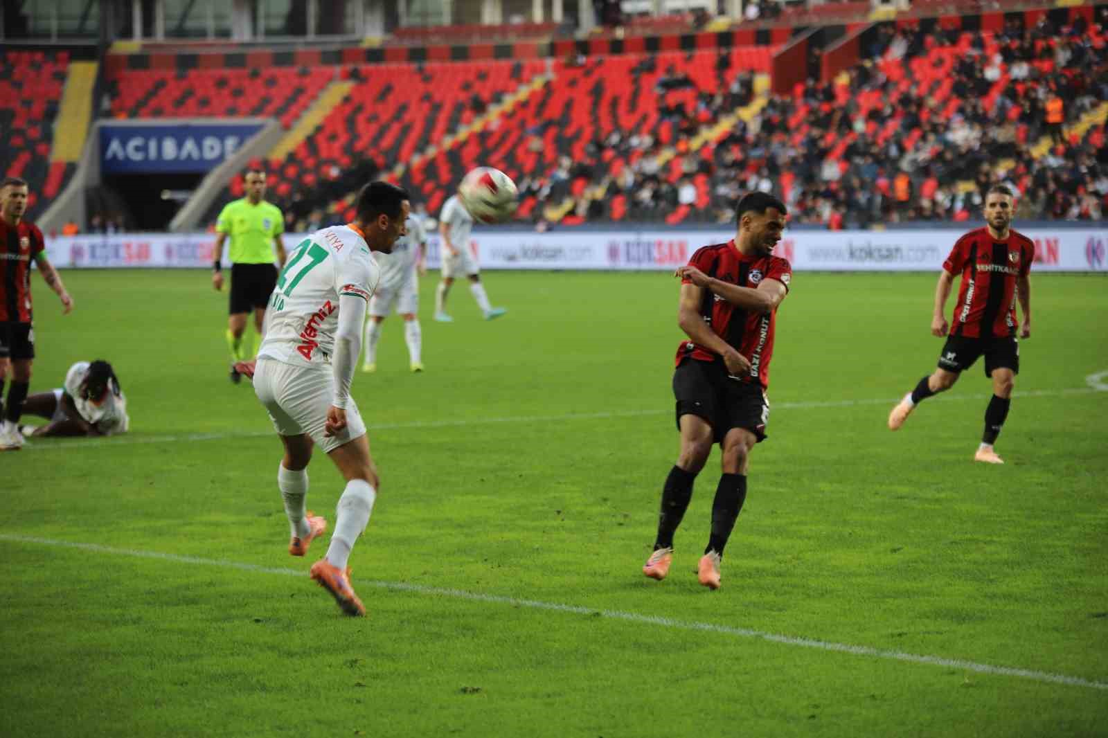 Trendyol Süper Lig: Gaziantep FK: 1 - Corendon Alanyaspor: 1 (Maç sonucu)
