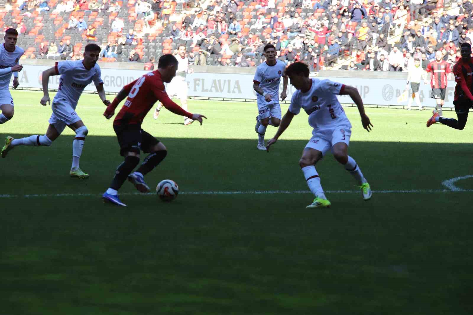 Trendyol Süper Lig: Gaziantep FK: 1 - Fatih Karagümrük: 1 (Maç sonucu)
Trendyol Süper Lig: Gaziantep FK: 1 - Fatih Karagümrük: 1 (Maç sonucu)