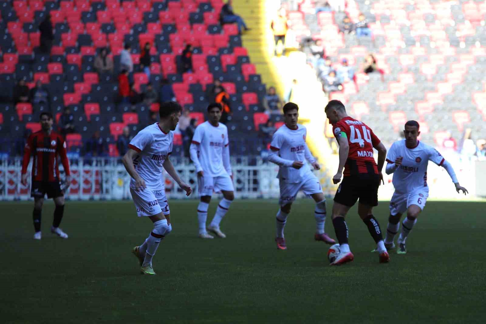 Trendyol Süper Lig: Gaziantep FK: 1 - Fatih Karagümrük: 1 (Maç sonucu)
Trendyol Süper Lig: Gaziantep FK: 1 - Fatih Karagümrük: 1 (Maç sonucu)