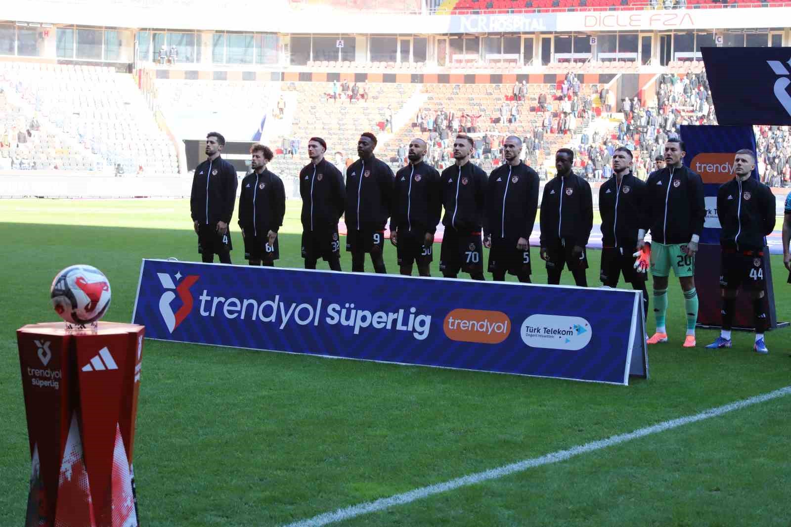 Trendyol Süper Lig: Gaziantep FK: 1 - Konyaspor: 0 (İlk yarı)
