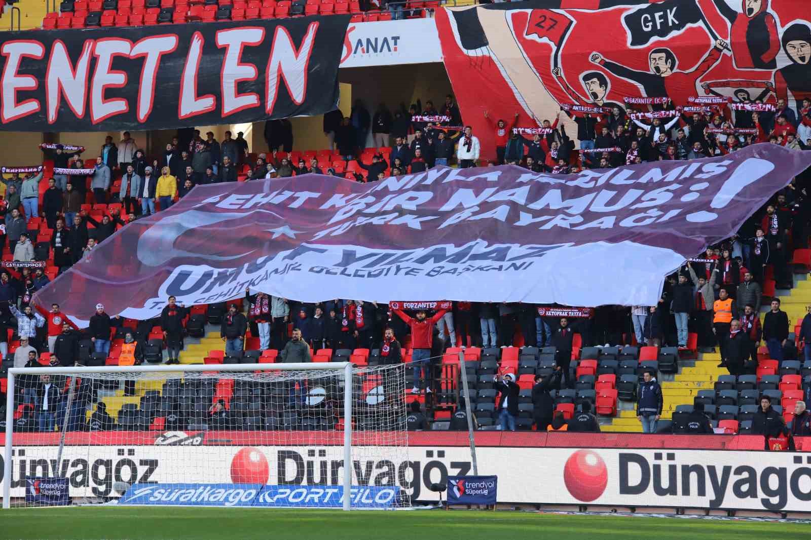 Trendyol Süper Lig: Gaziantep FK: 1 - Konyaspor: 0 (İlk yarı)
