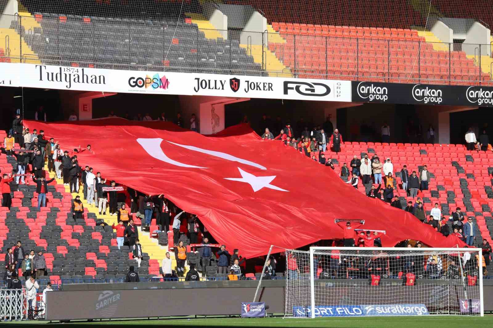 Trendyol Süper Lig: Gaziantep FK: 1 - Konyaspor: 0 (İlk yarı)

