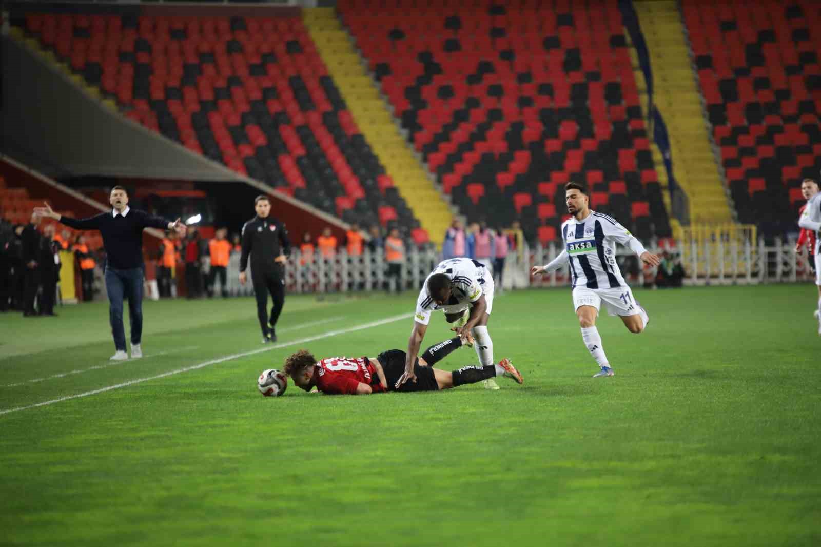 Trendyol Süper Lig: Gaziantep FK: 2 - Kasımpaşa: 1 (Maç sonucu)
