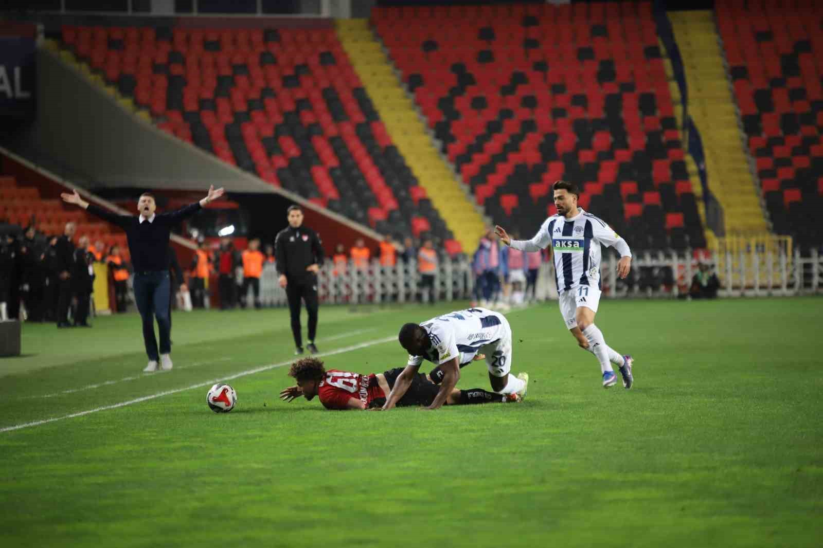 Trendyol Süper Lig: Gaziantep FK: 2 - Kasımpaşa: 1 (Maç sonucu)

