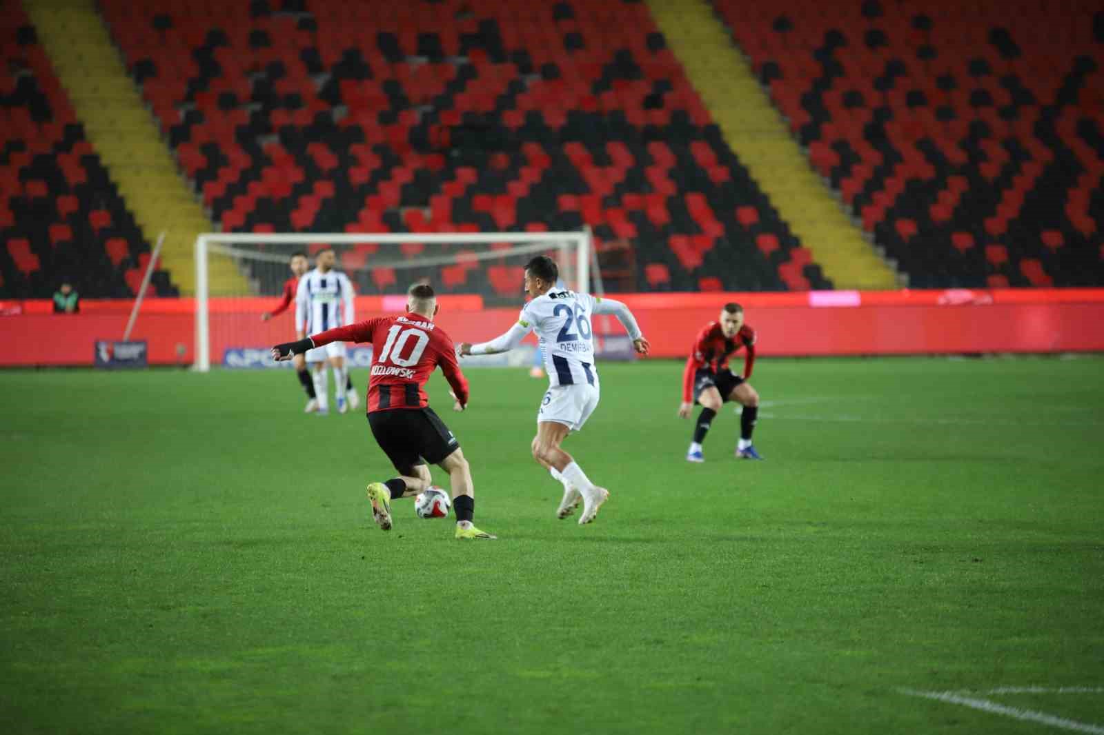 Trendyol Süper Lig: Gaziantep FK: 2 - Kasımpaşa: 1 (Maç sonucu)
