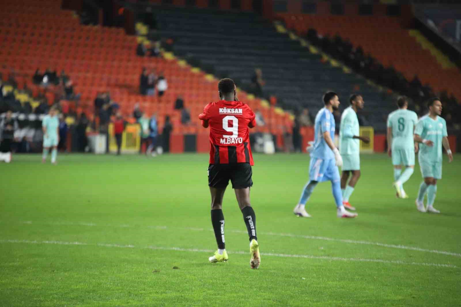 Trendyol Süper Lig: Gaziantep FK: 2 - Kayserispor: 0 (İlk yarı)
