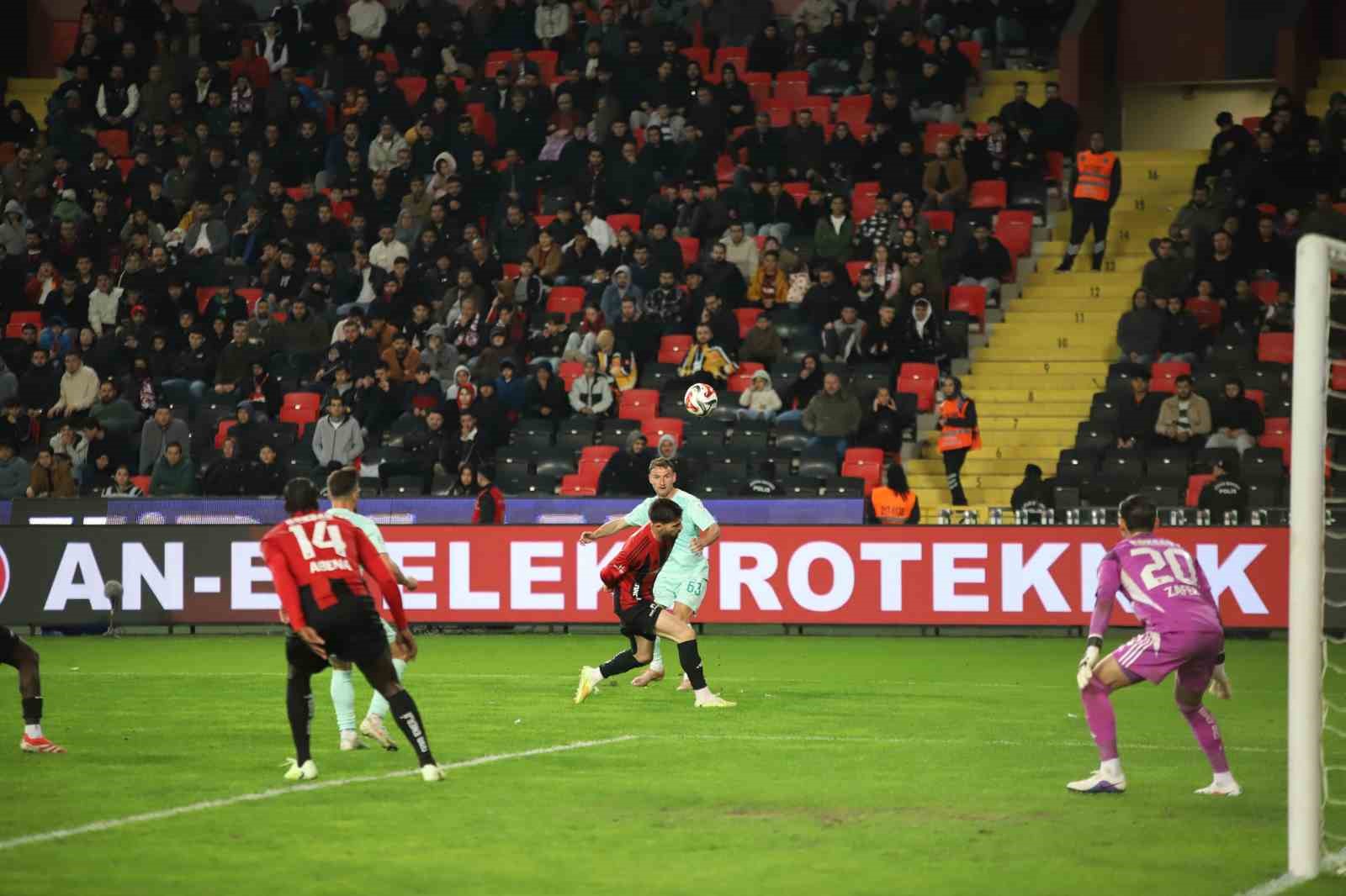 Trendyol Süper Lig: Gaziantep FK: 3 - Kayserispor: 0 (Maç sonucu)
